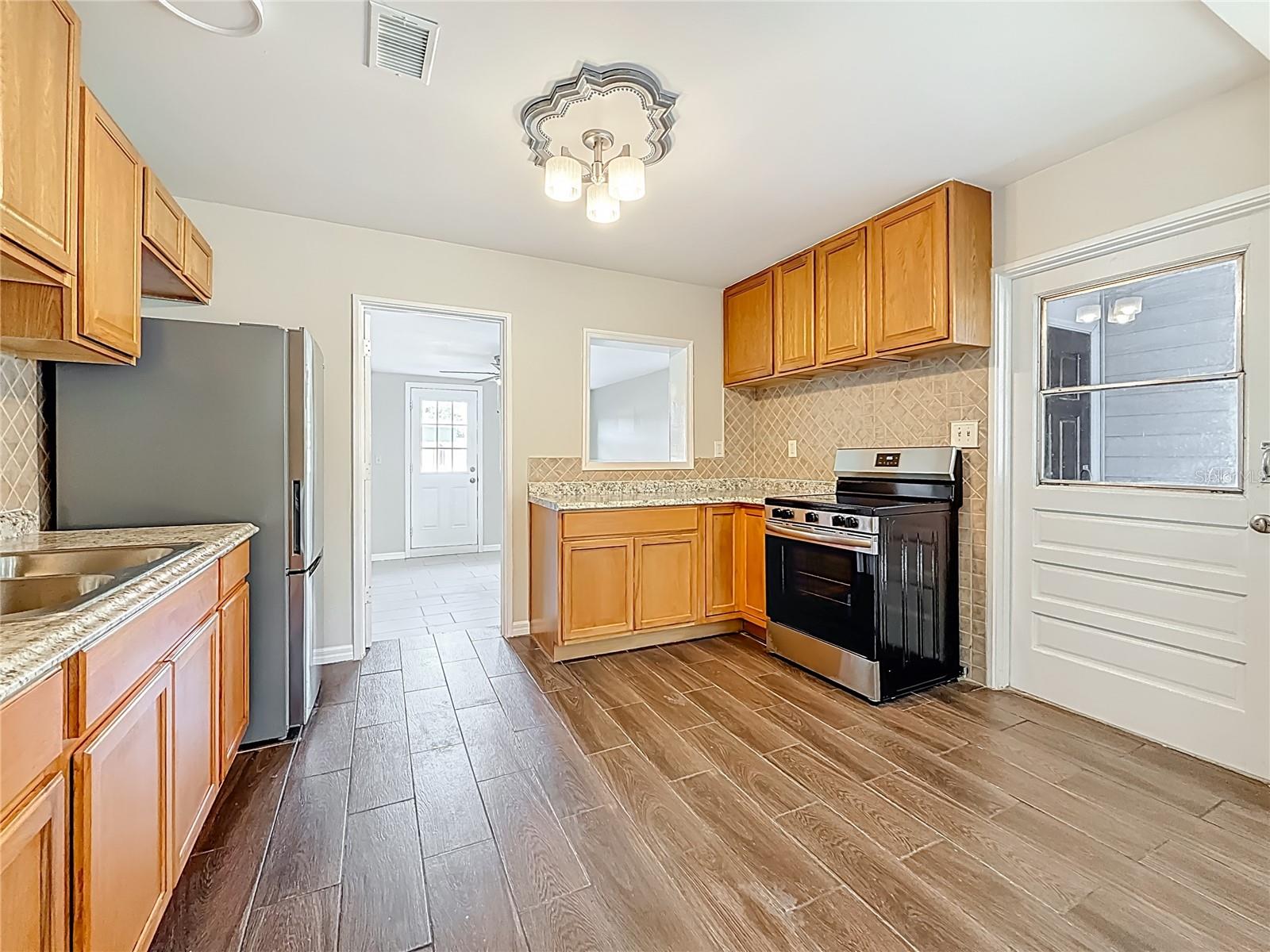 Image 3 of 63 For 5051 Avery Road