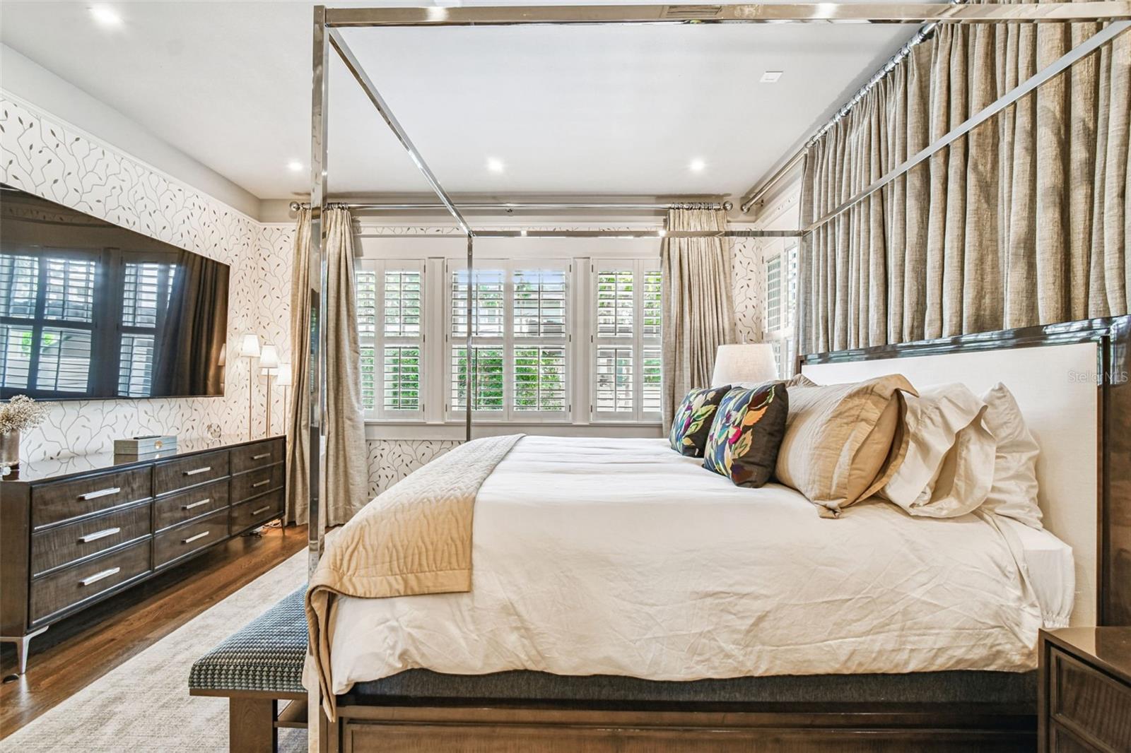 Image 29 of 56 For 1402 De Soto Avenue