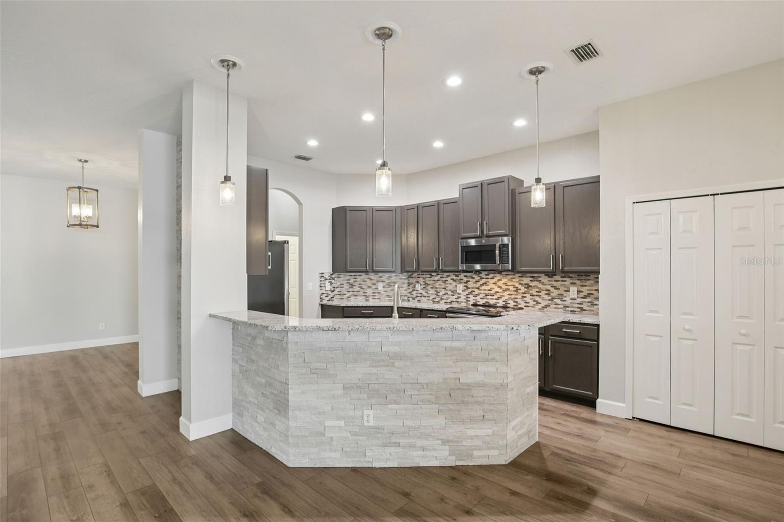 Image 14 of 71 For 1918 Rutherford Drive