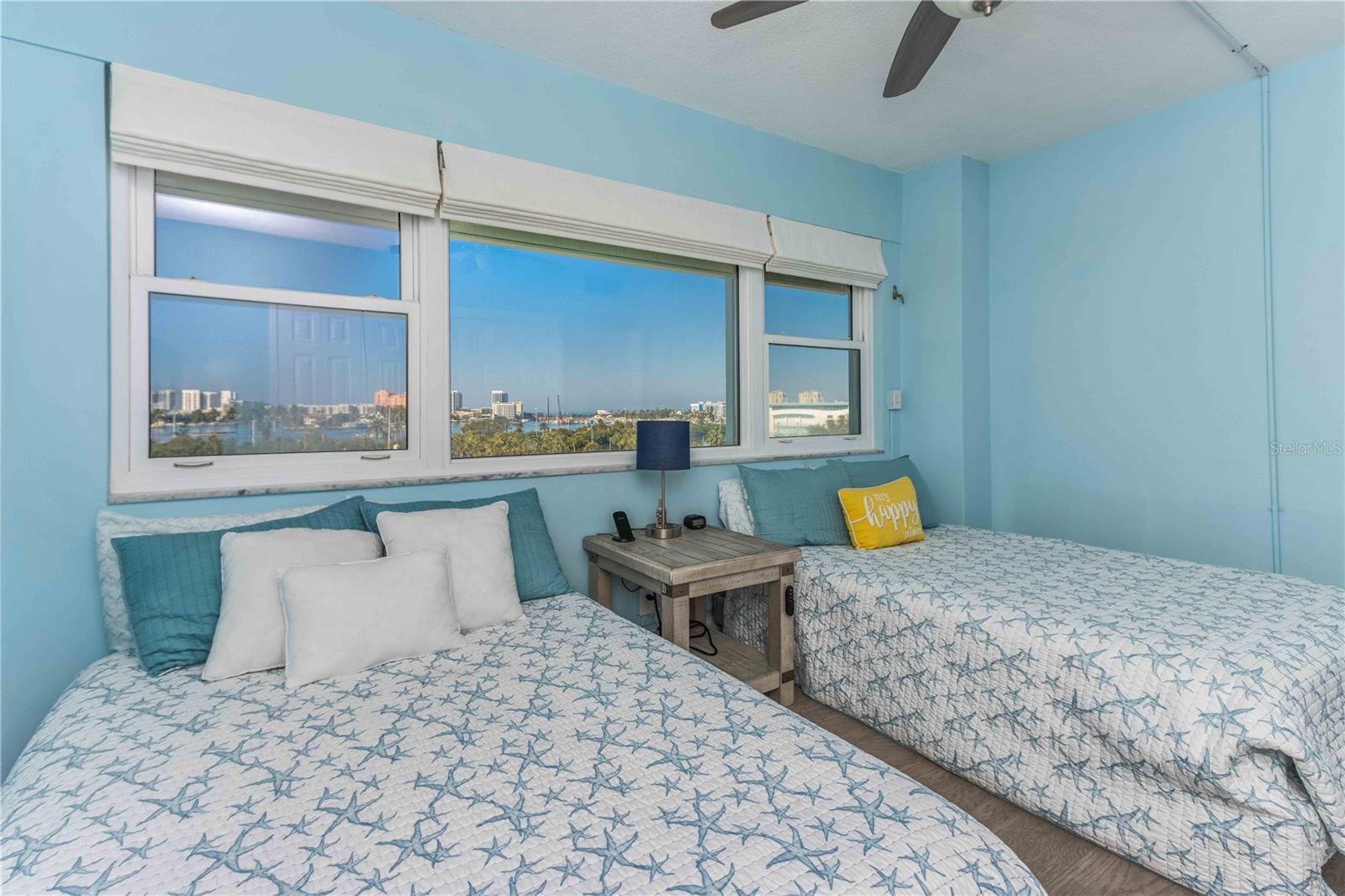 Image 14 of 52 For 31 Island Way 409