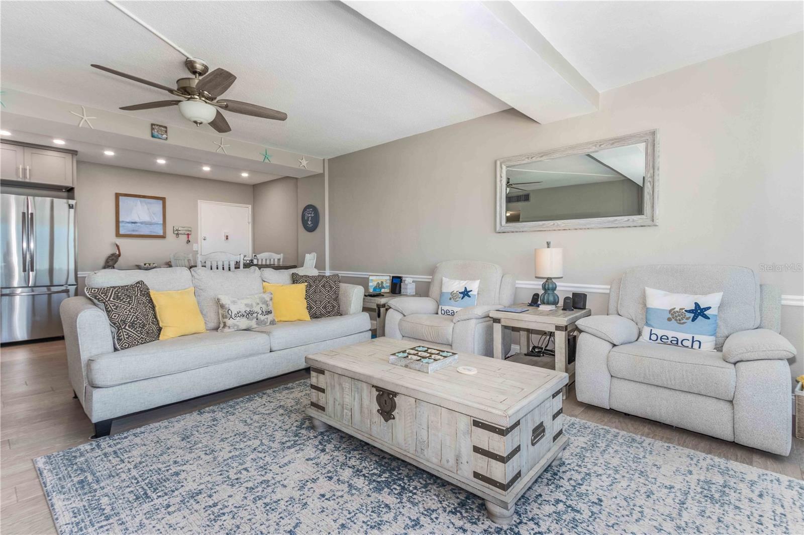 Image 5 of 52 For 31 Island Way 409