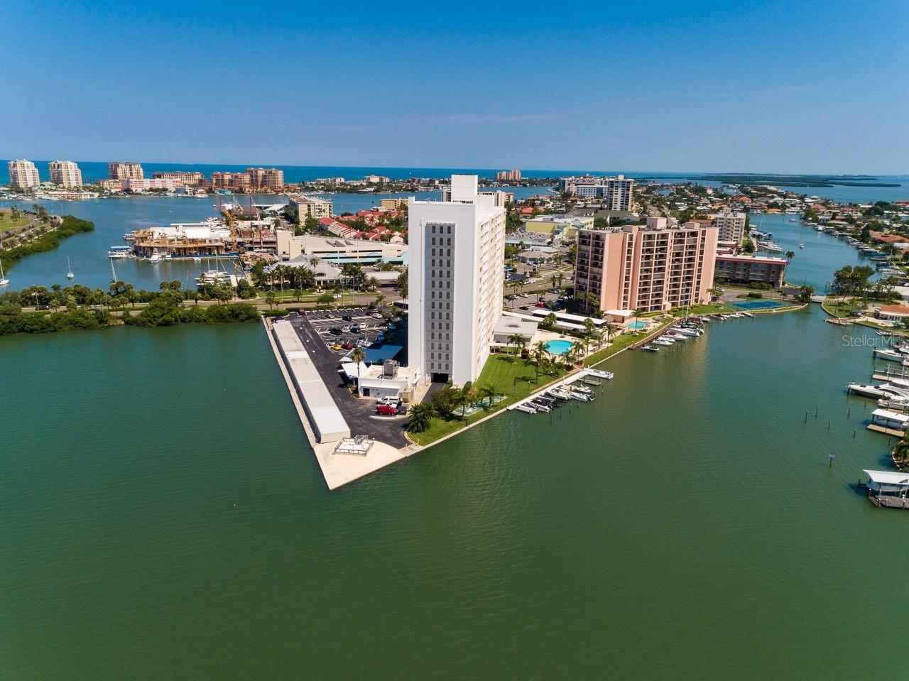 Image 51 of 52 For 31 Island Way 409