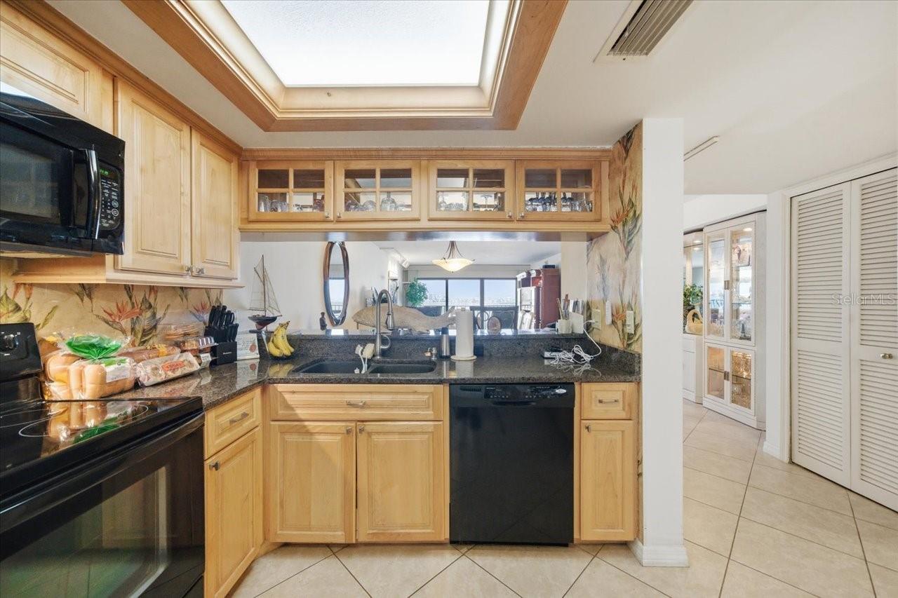 Image 16 of 60 For 55 Rogers Street 505