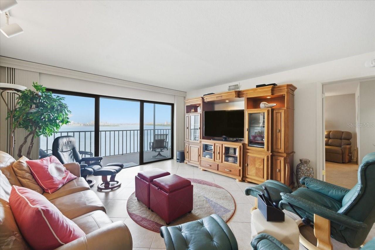 Image 8 of 60 For 55 Rogers Street 505