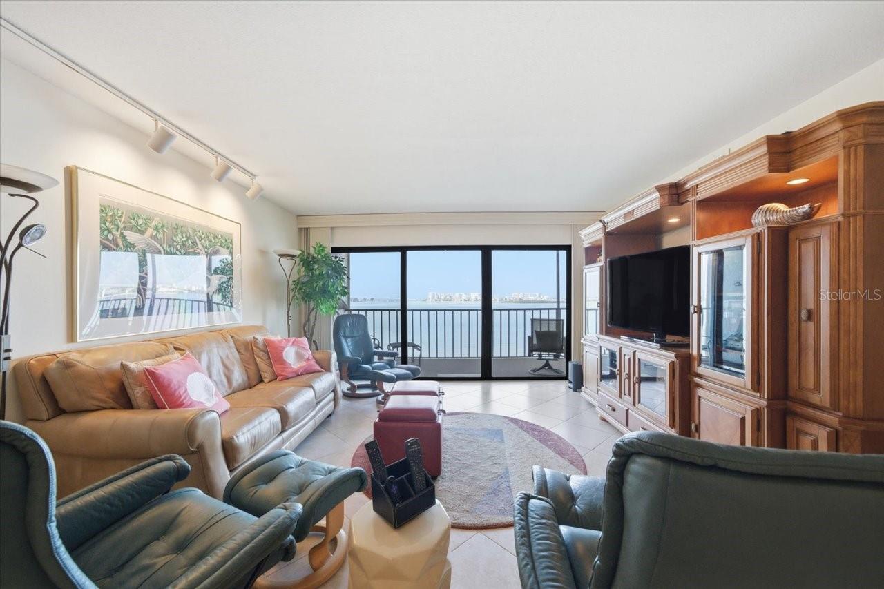 Image 9 of 60 For 55 Rogers Street 505