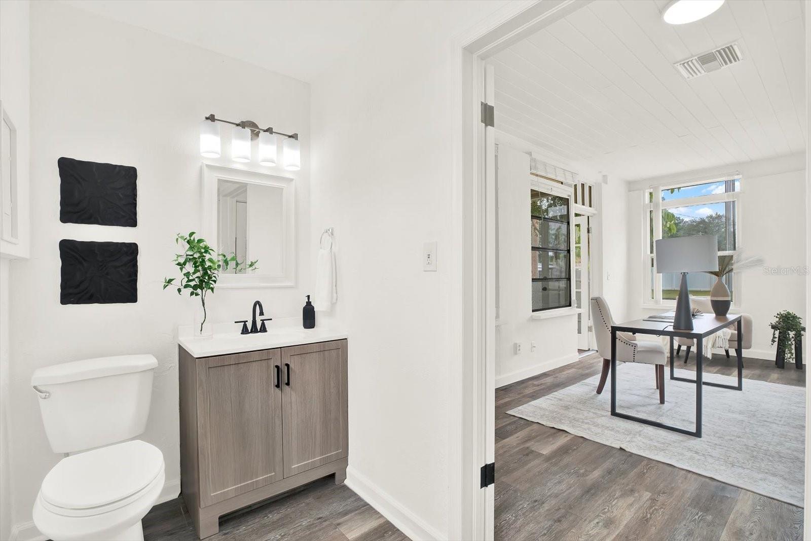 Image 10 of 21 For 4000 Locust Street Ne