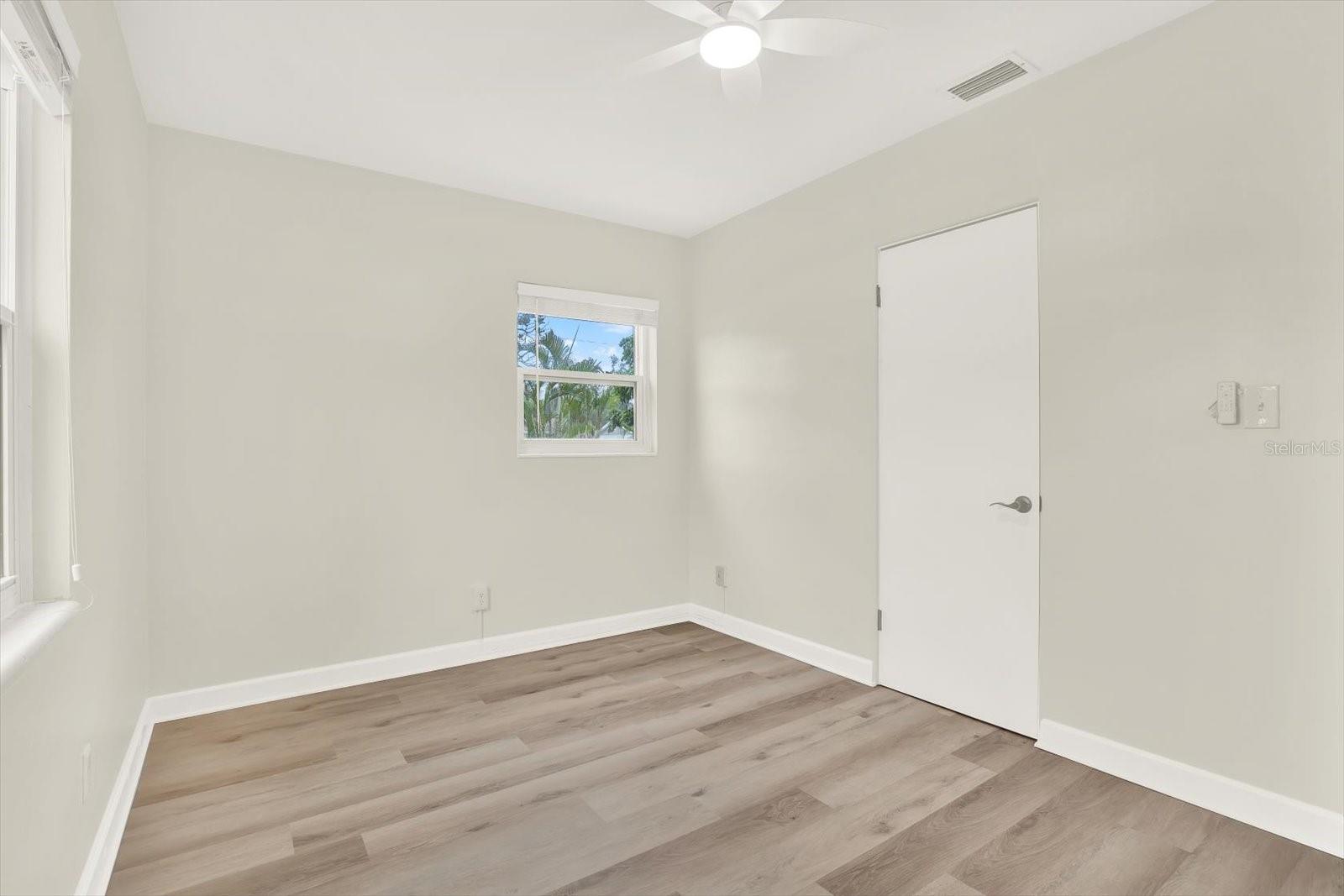 Image 13 of 21 For 4000 Locust Street Ne