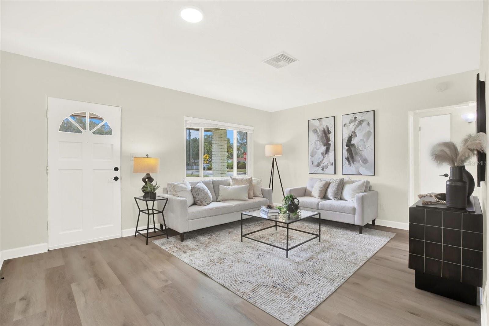 Image 3 of 21 For 4000 Locust Street Ne