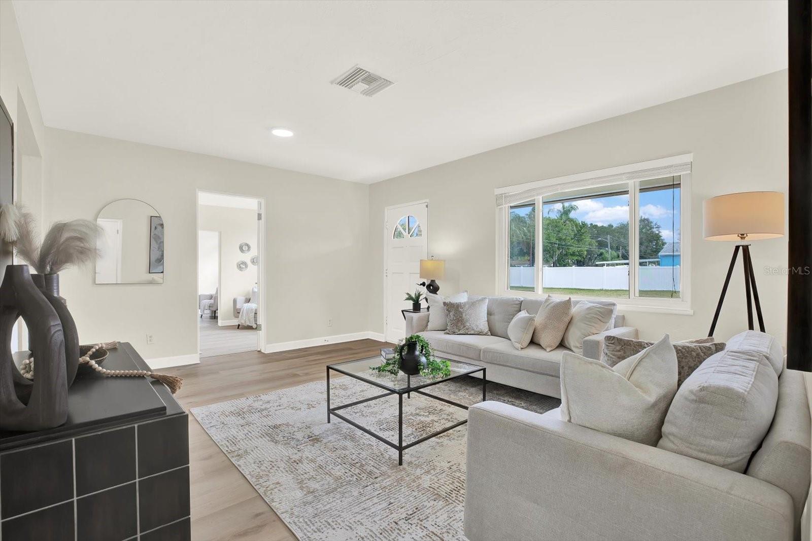 Image 4 of 21 For 4000 Locust Street Ne