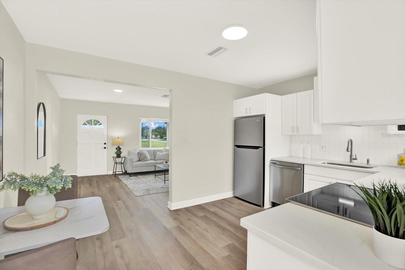 Image 6 of 21 For 4000 Locust Street Ne