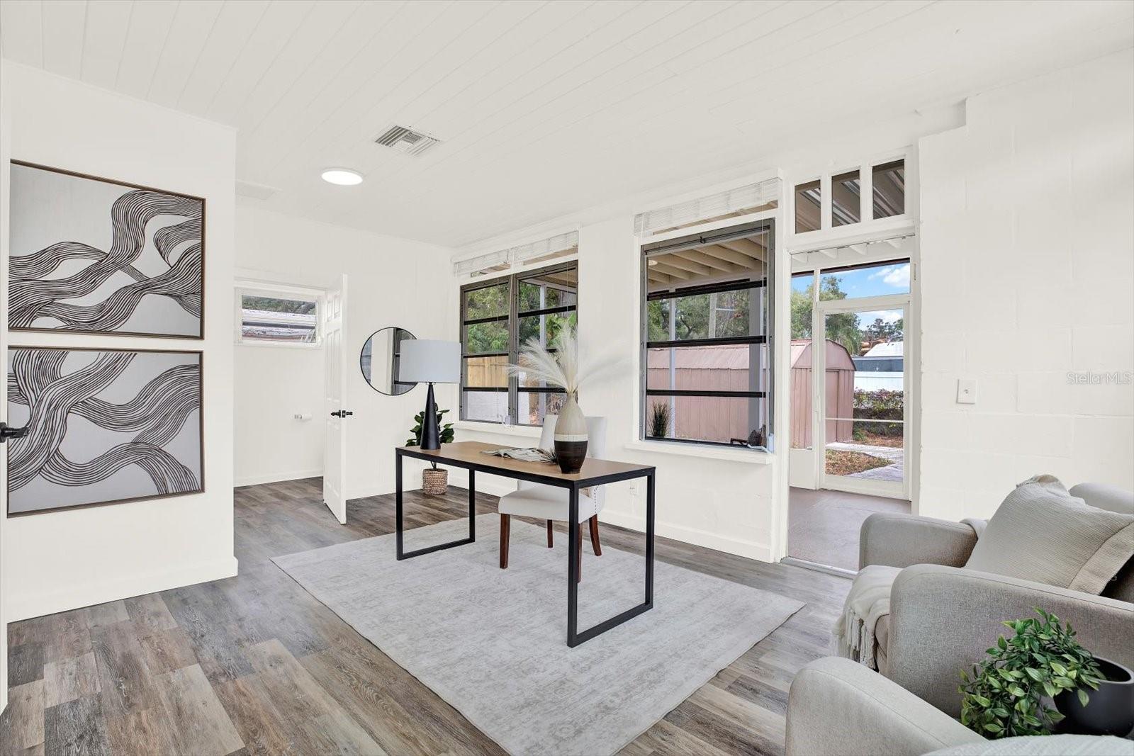 Image 9 of 21 For 4000 Locust Street Ne