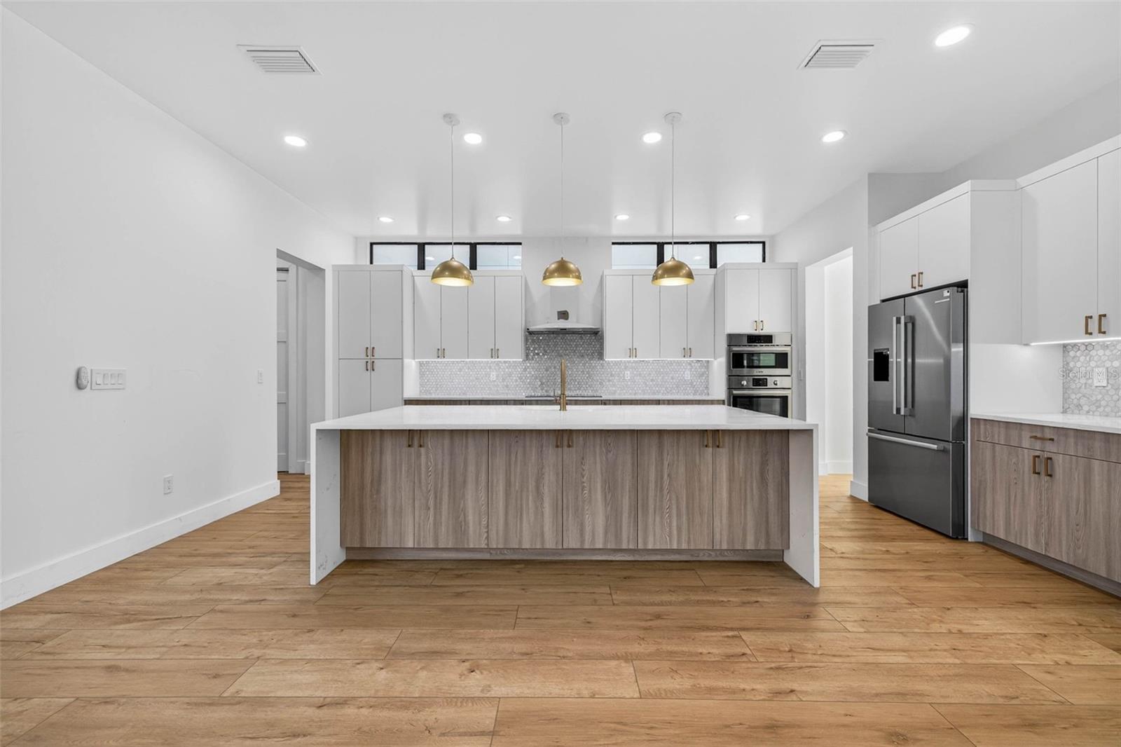 Image 11 of 36 For 4555 26th Avenue S