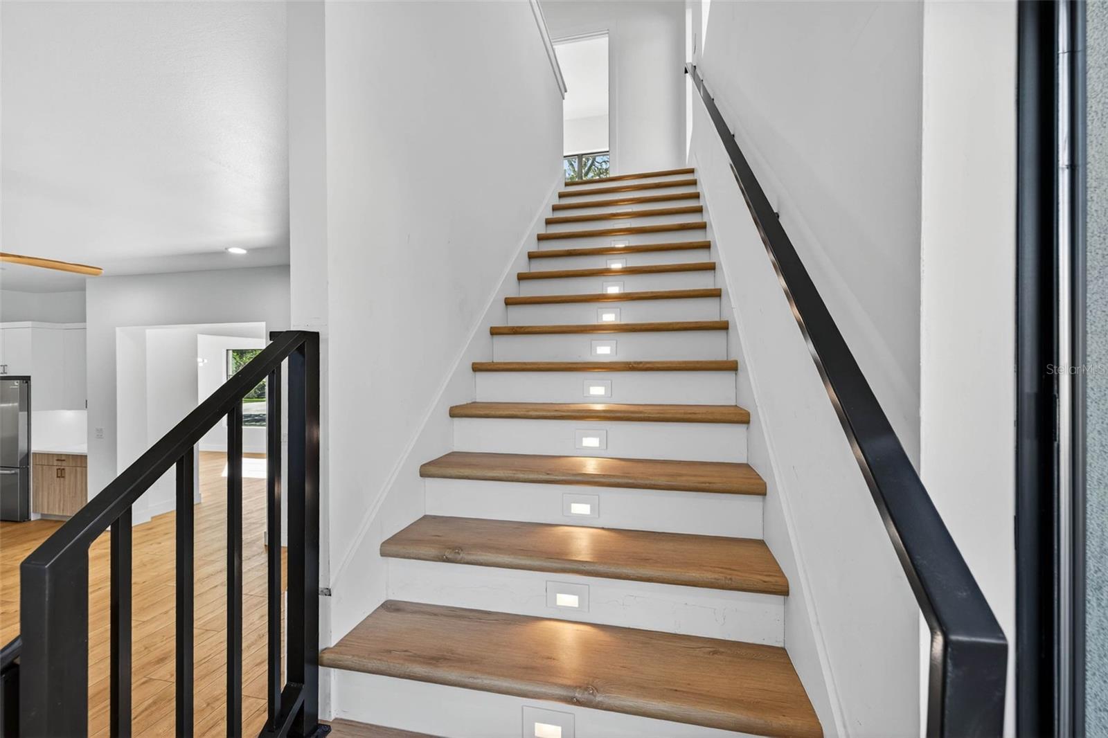 Image 17 of 36 For 4555 26th Avenue S