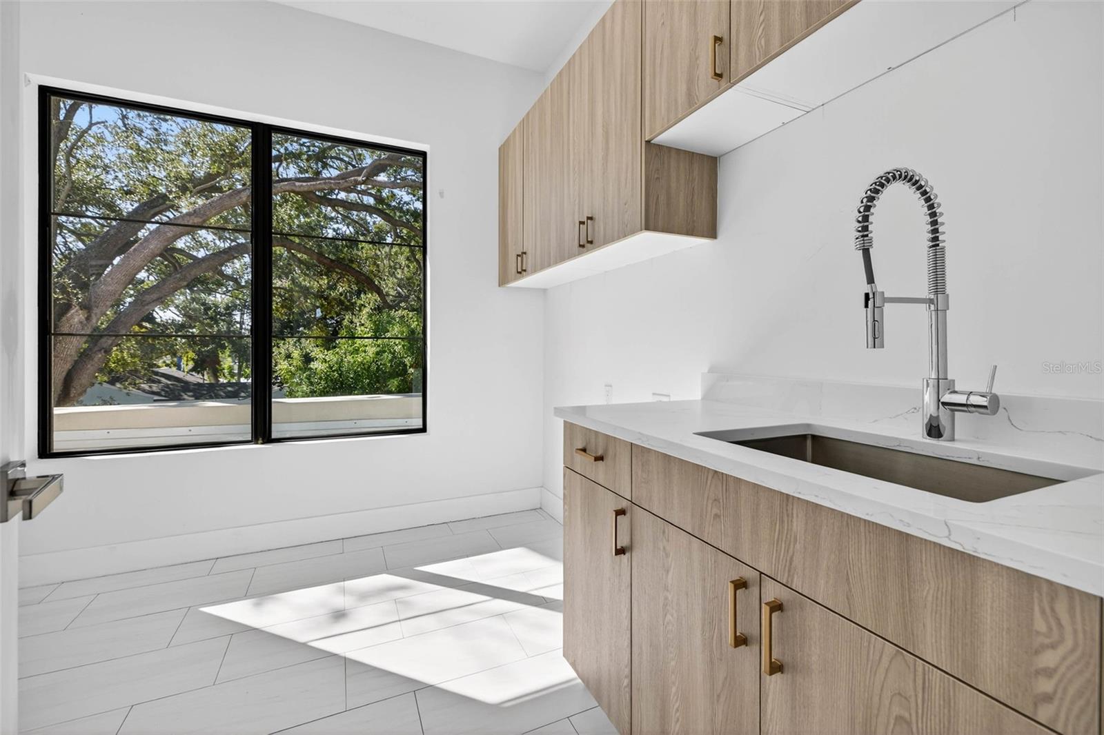 Image 24 of 36 For 4555 26th Avenue S