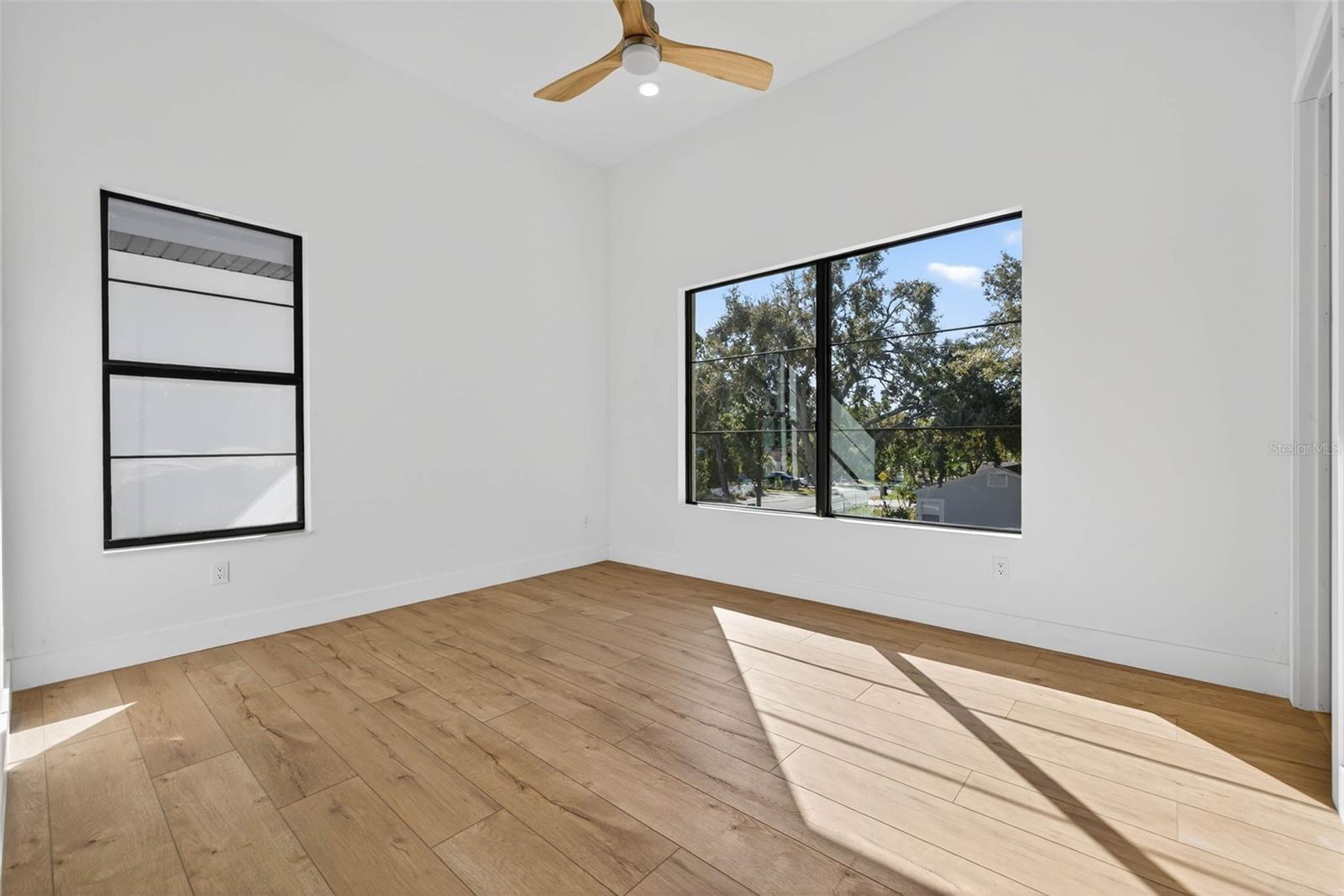 Image 28 of 36 For 4555 26th Avenue S