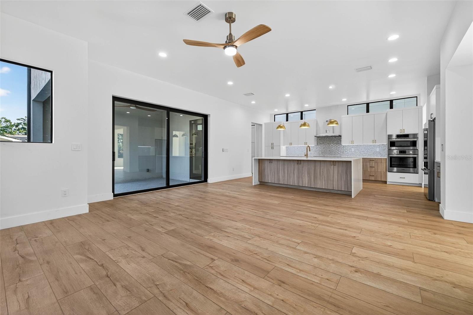 Image 4 of 36 For 4555 26th Avenue S