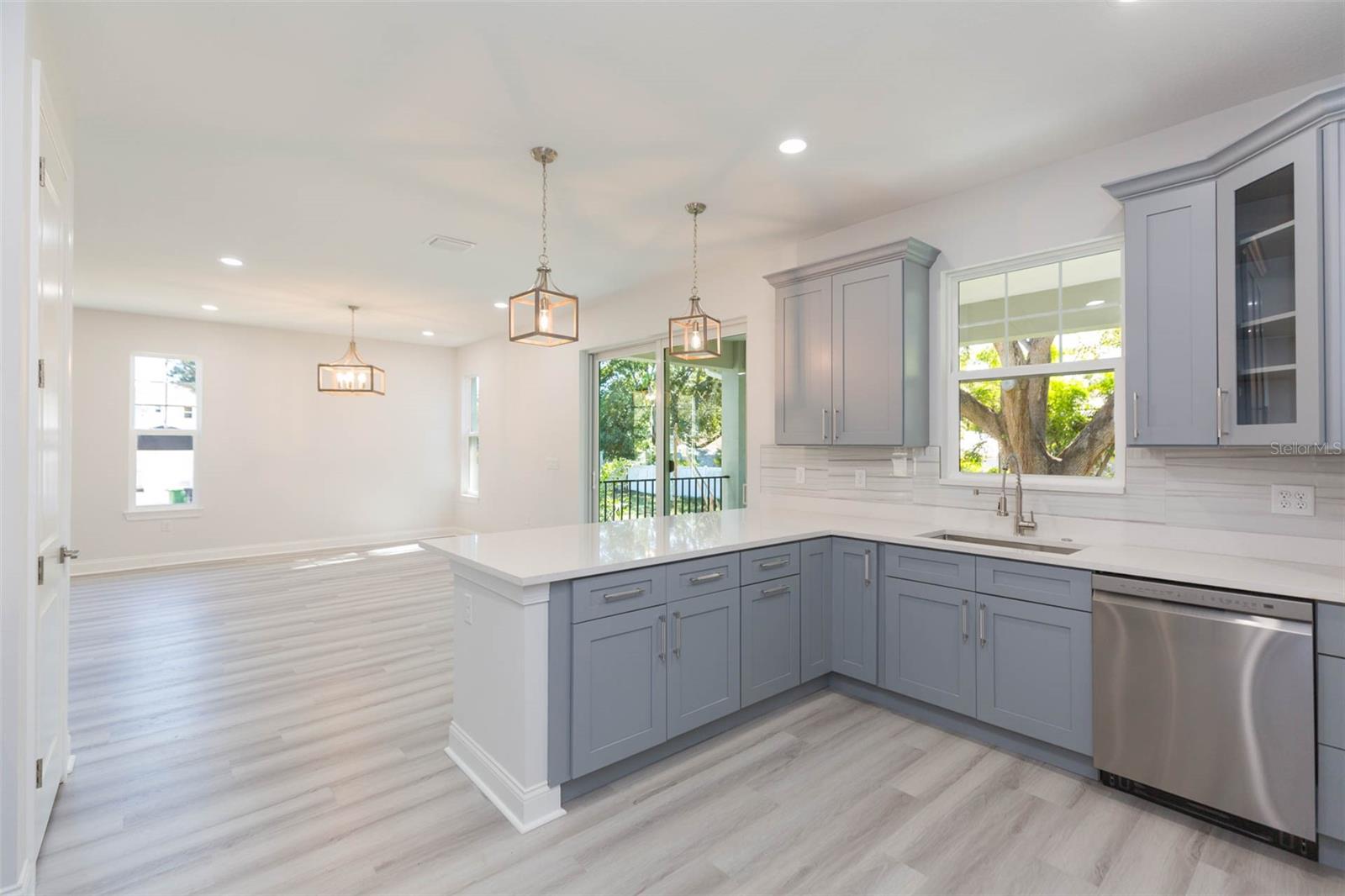 Image 15 of 60 For 4718 Knights Avenue