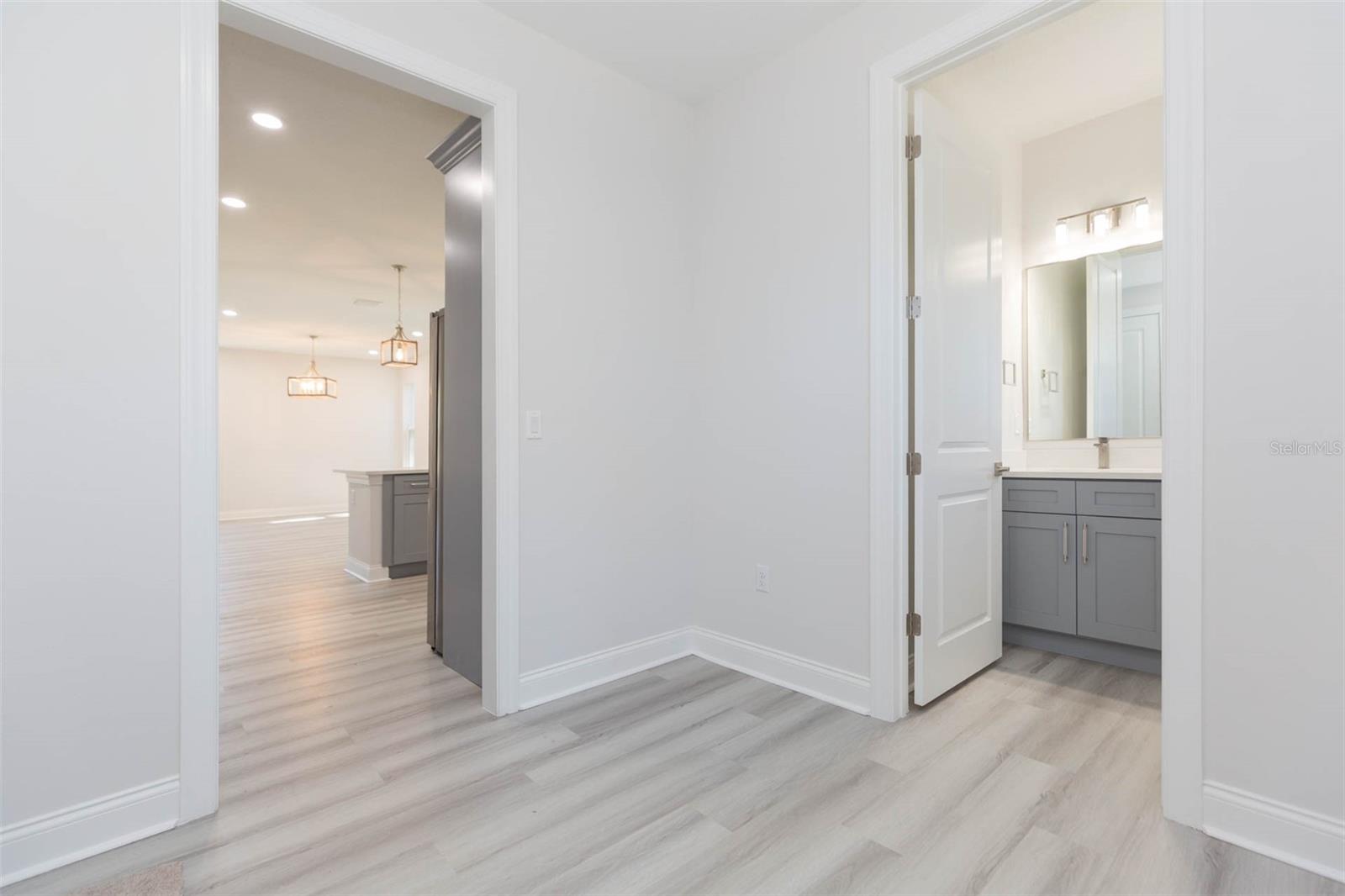 Image 18 of 60 For 4718 Knights Avenue