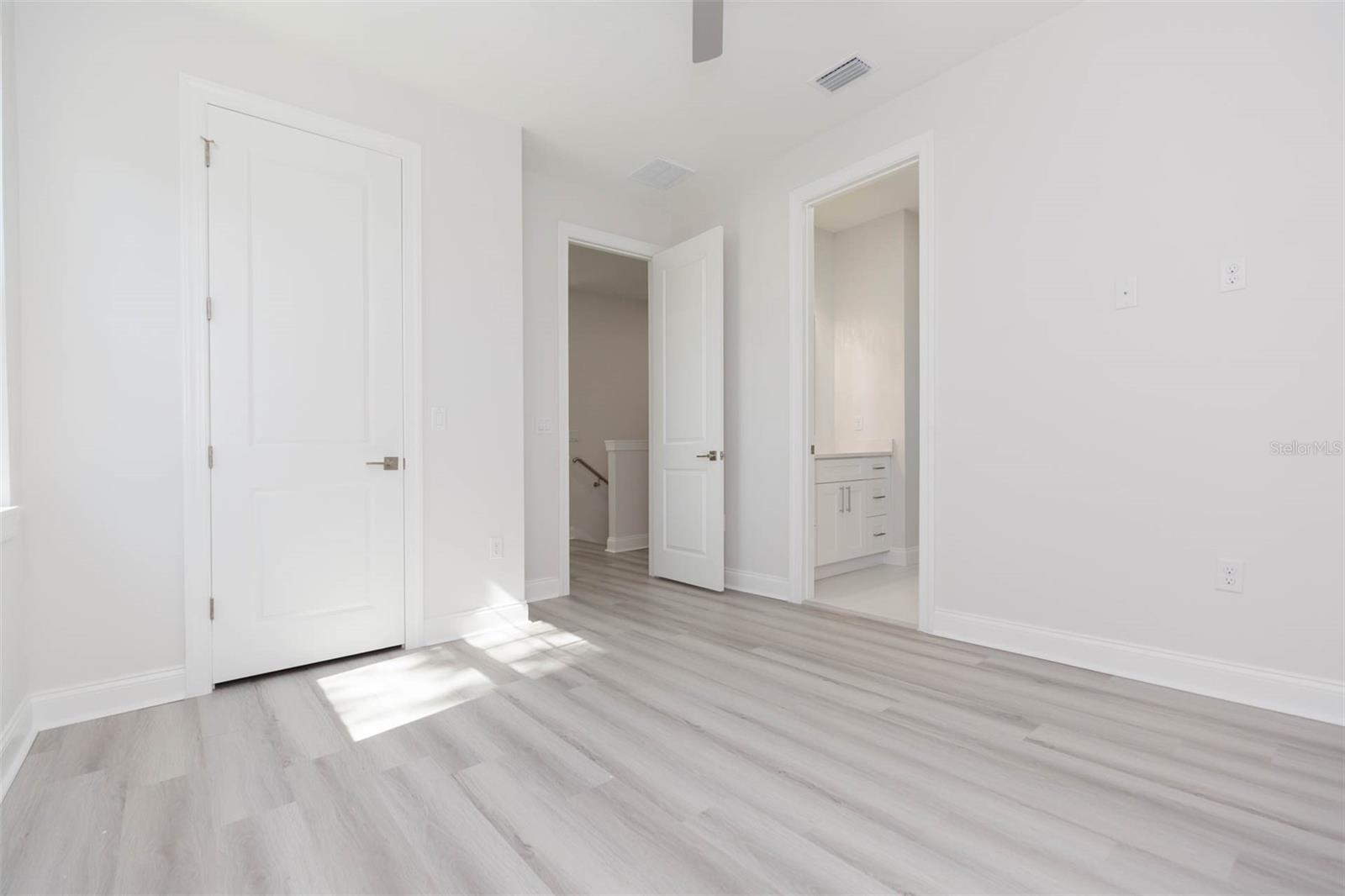 Image 24 of 60 For 4718 Knights Avenue