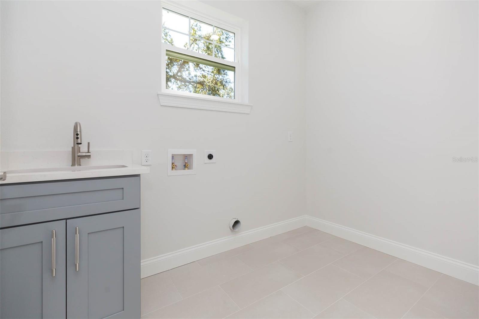 Image 37 of 60 For 4718 Knights Avenue