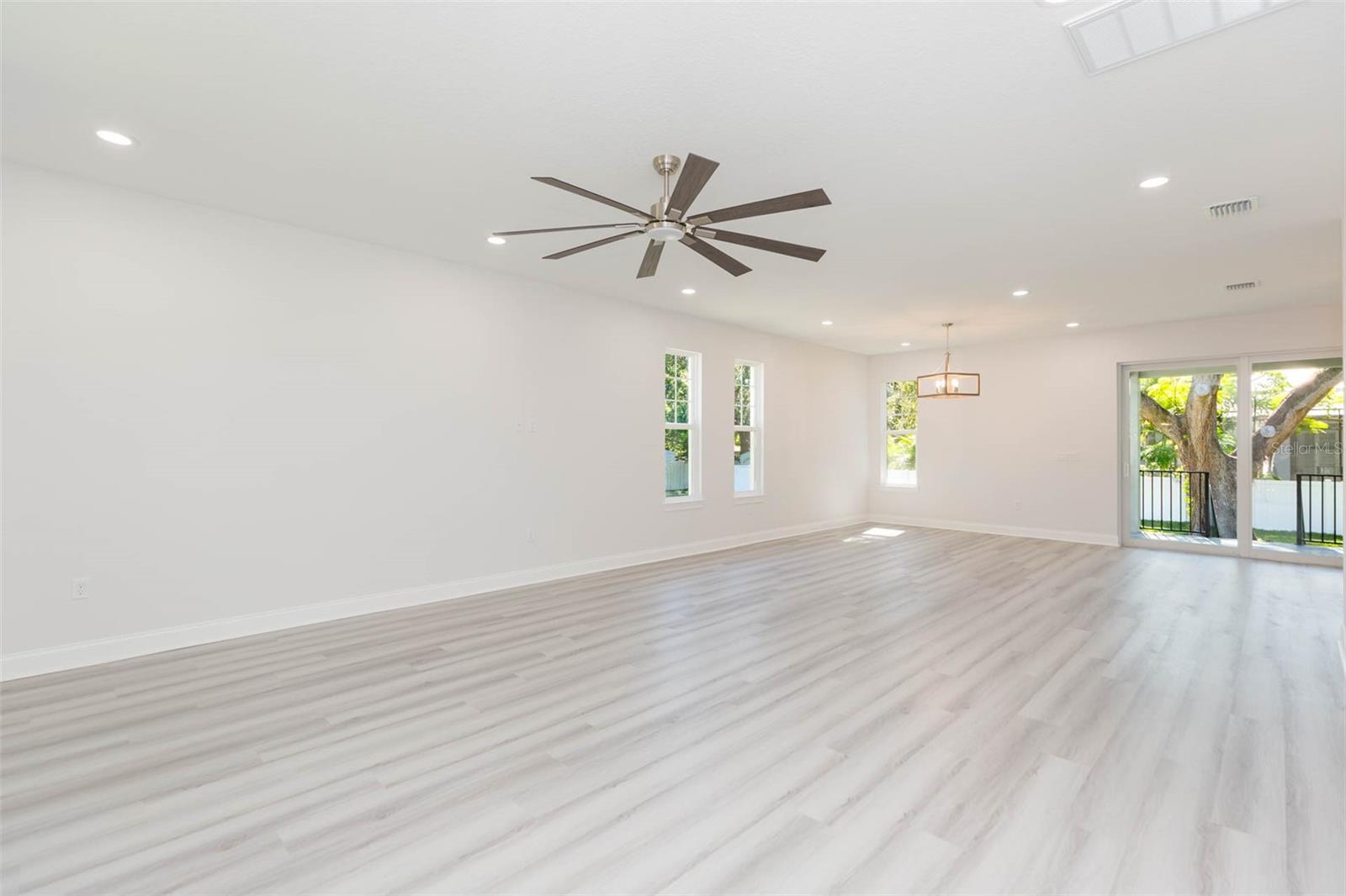 Image 4 of 60 For 4718 Knights Avenue