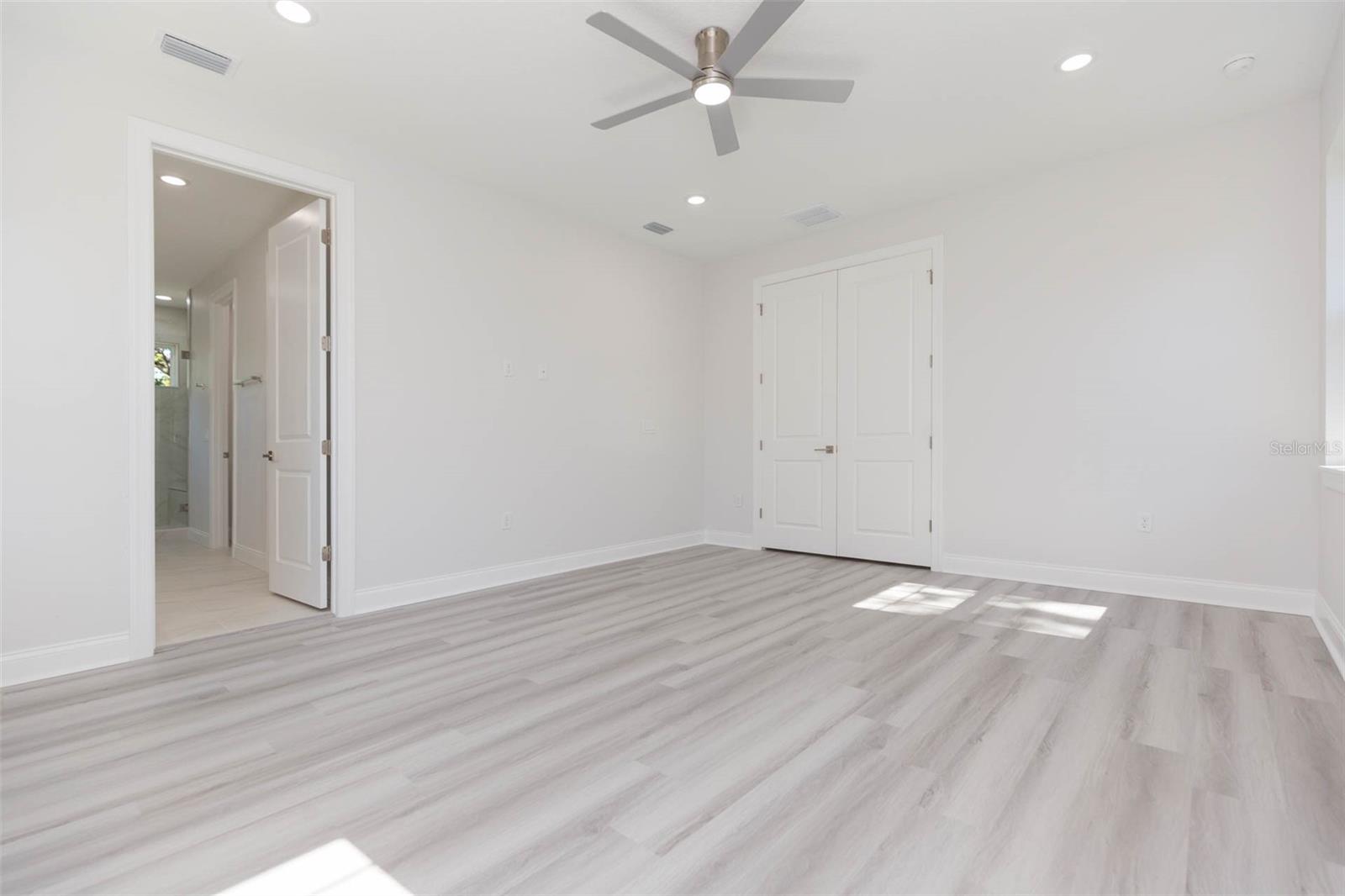 Image 41 of 60 For 4718 Knights Avenue