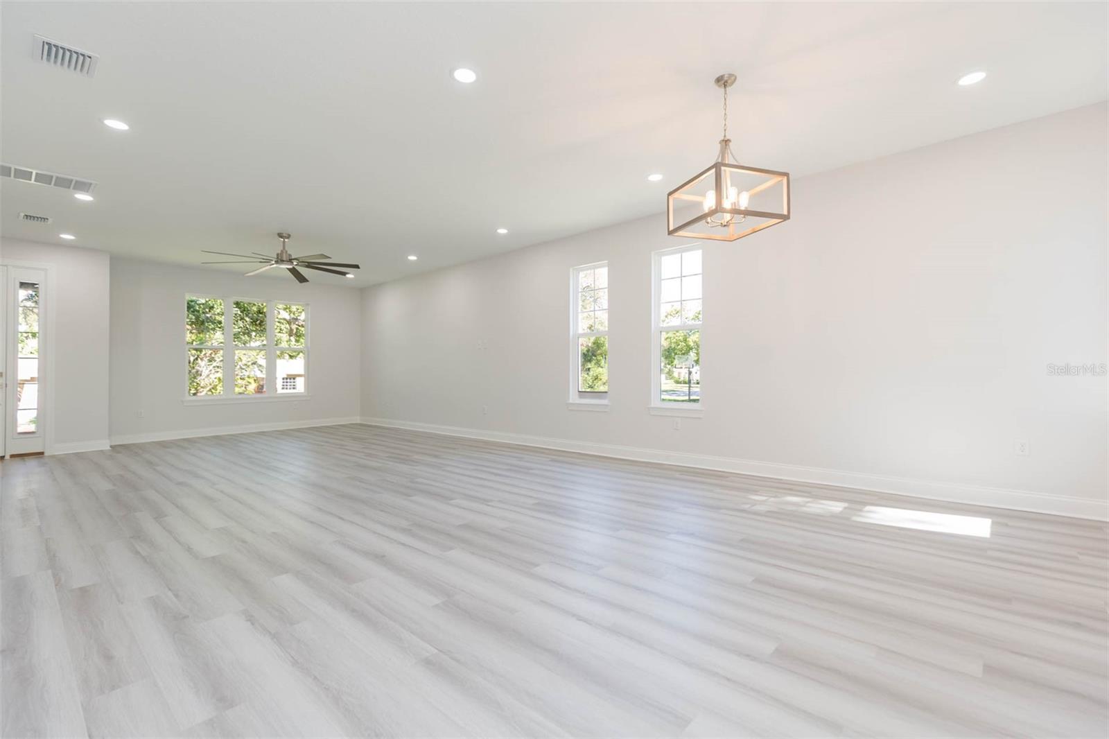 Image 8 of 60 For 4718 Knights Avenue