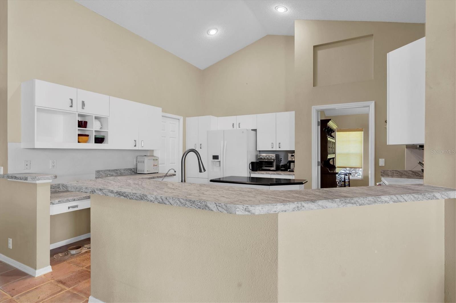 Listing photo id 14 for 1226 Hoversham Drive