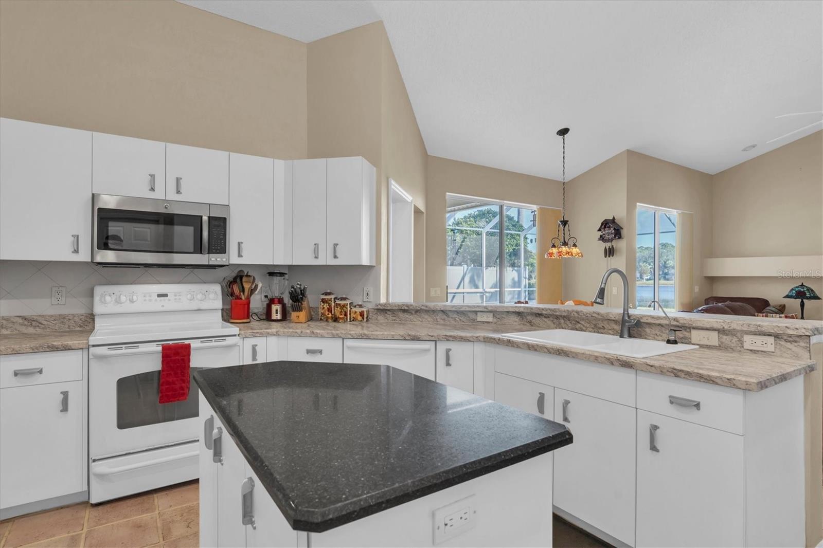 Listing photo id 15 for 1226 Hoversham Drive