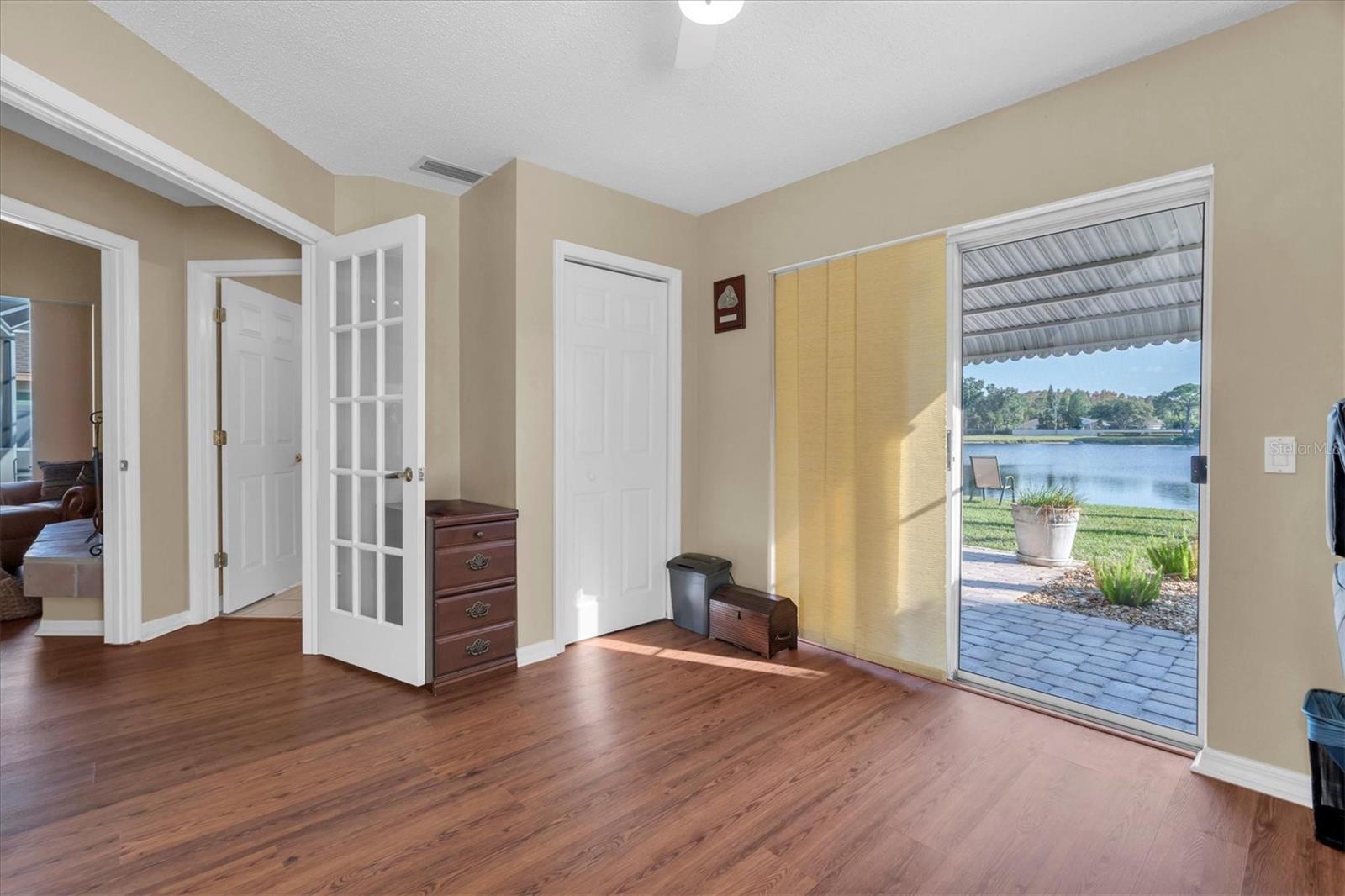 Listing photo id 32 for 1226 Hoversham Drive