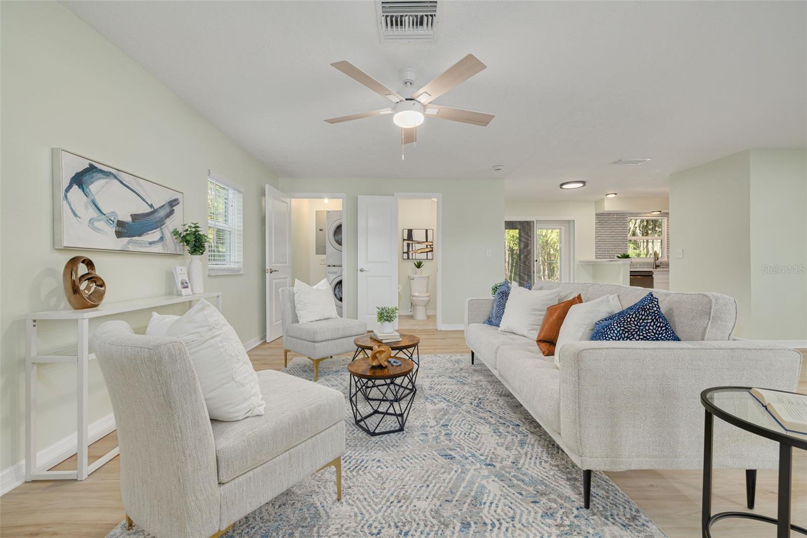 Image 10 of 28 For 2004 Douglas Avenue