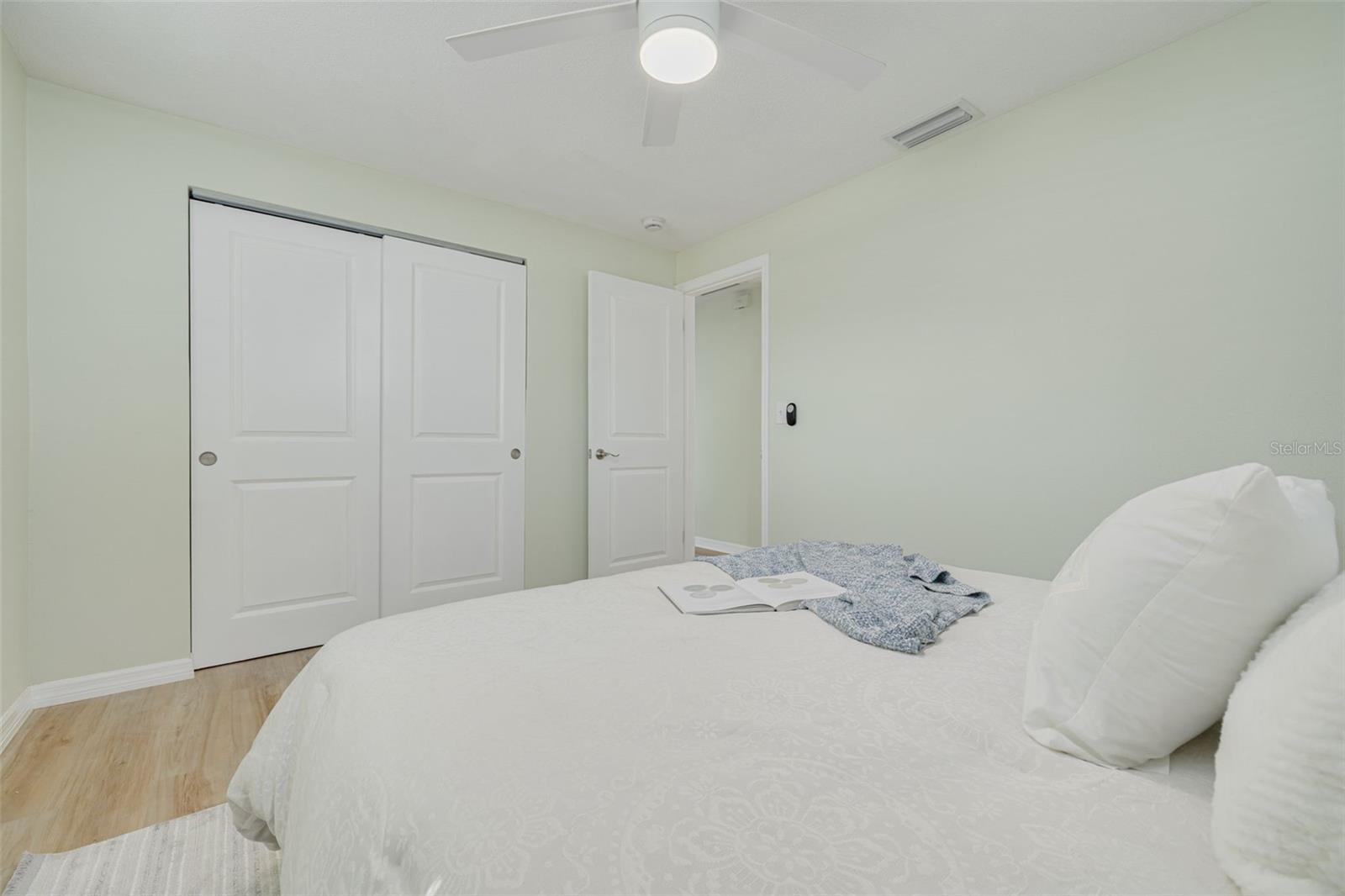 Image 16 of 28 For 2004 Douglas Avenue