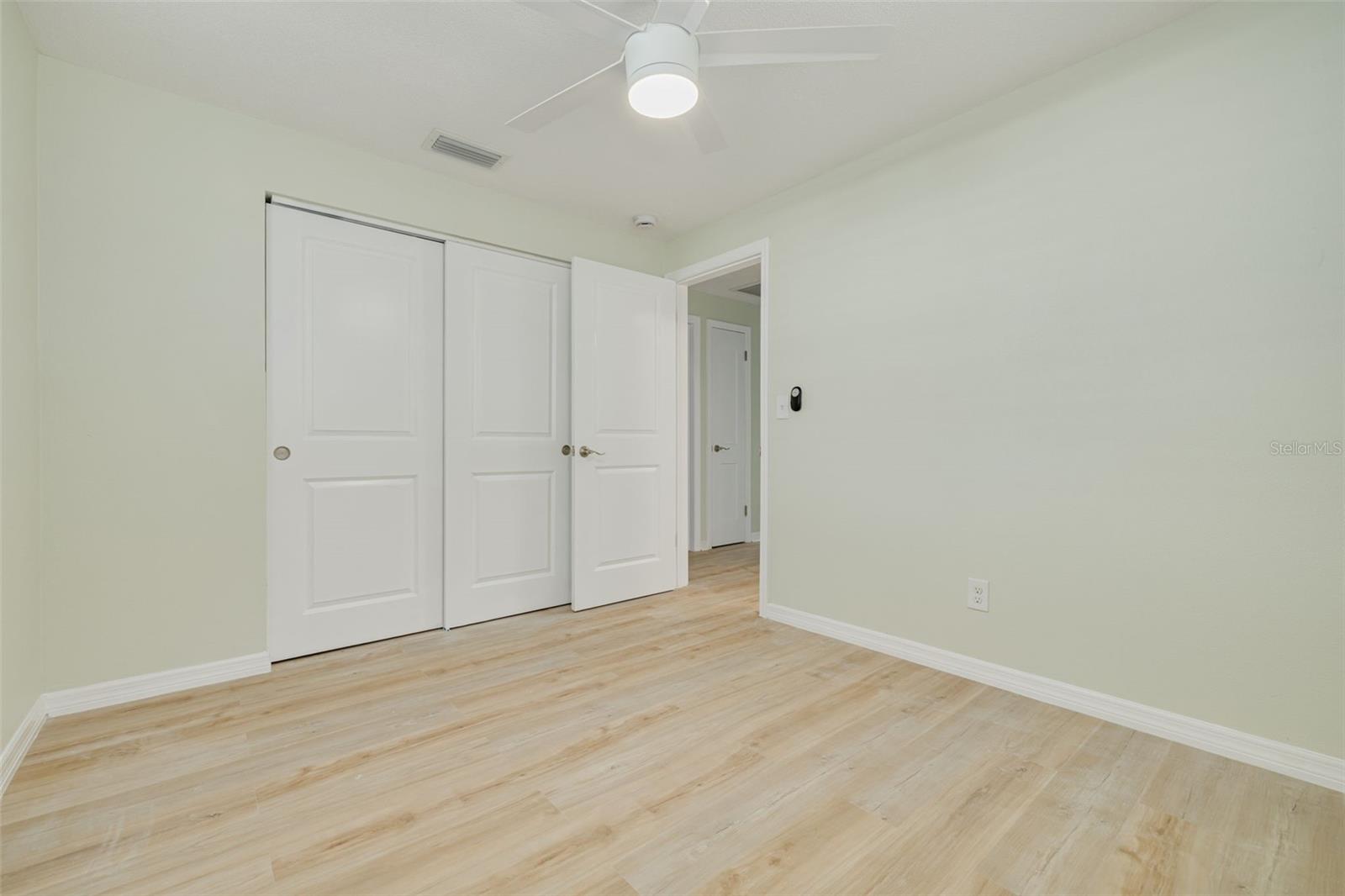 Image 19 of 28 For 2004 Douglas Avenue