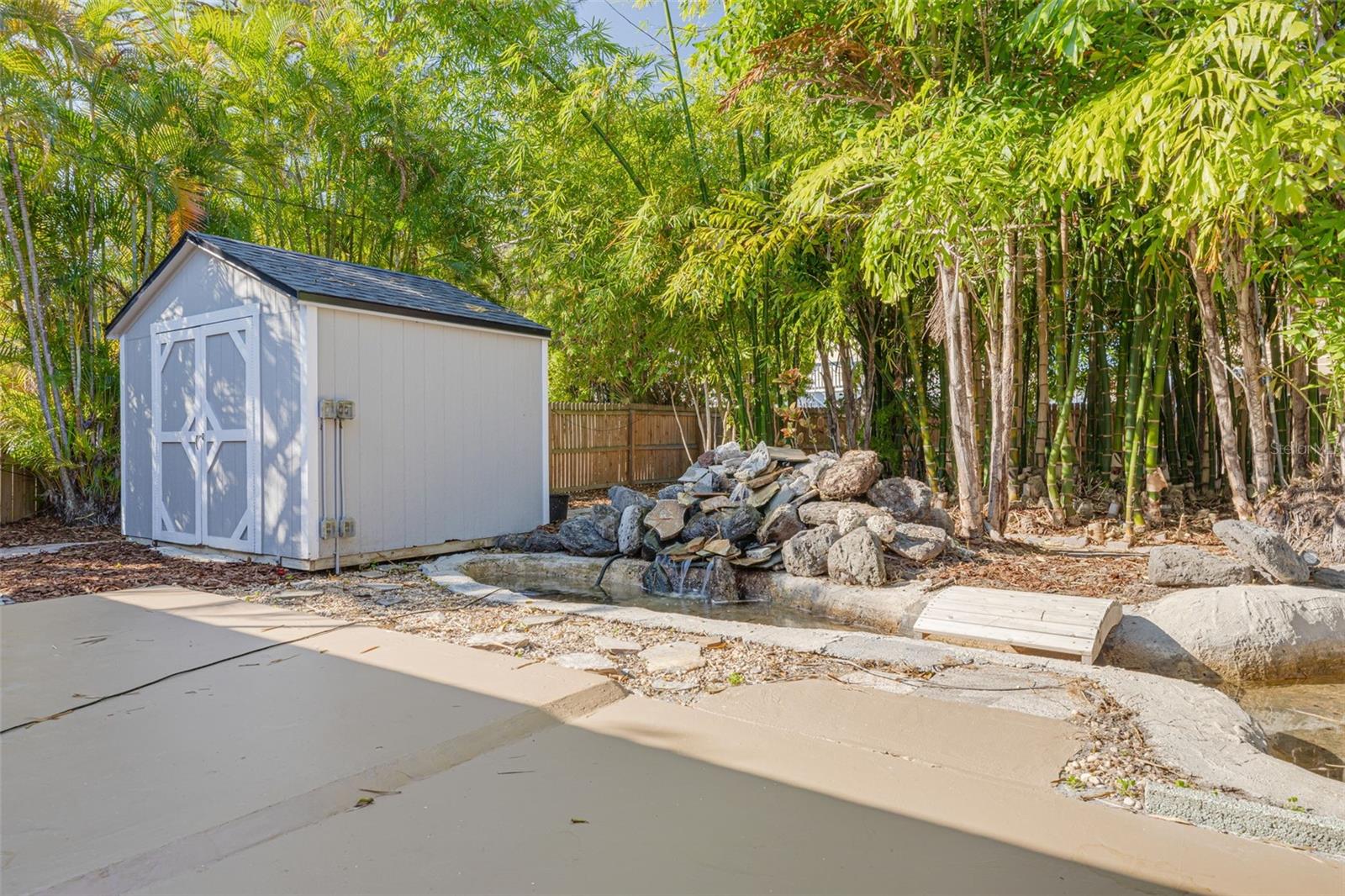 Image 23 of 28 For 2004 Douglas Avenue