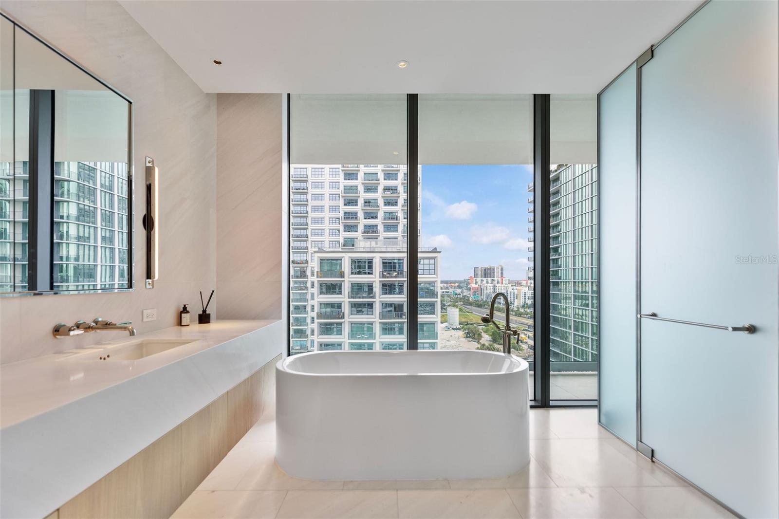 Image 35 of 68 For 1000 Water Street 1103