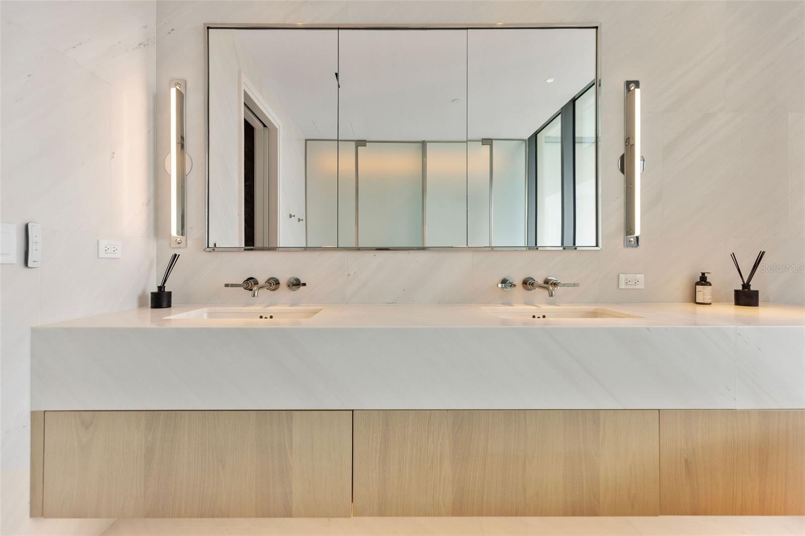 Image 36 of 68 For 1000 Water Street 1103