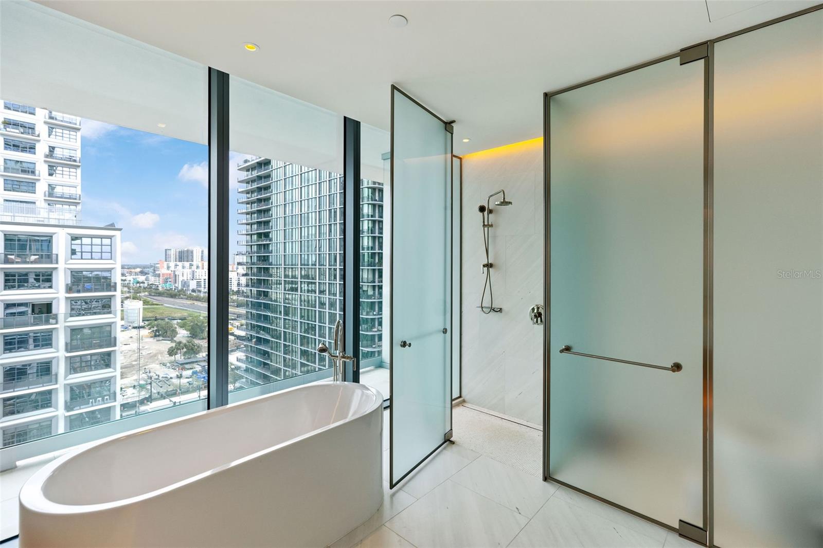 Image 41 of 68 For 1000 Water Street 1103