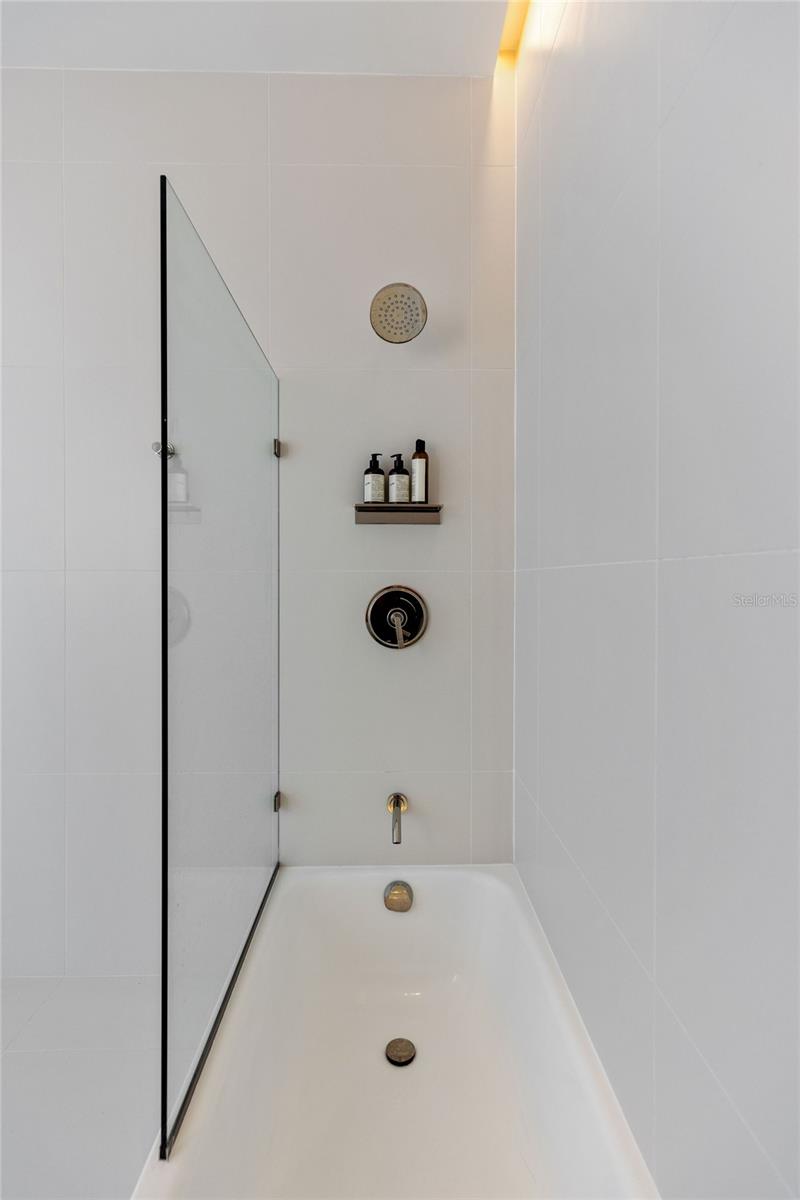 Image 52 of 68 For 1000 Water Street 1103