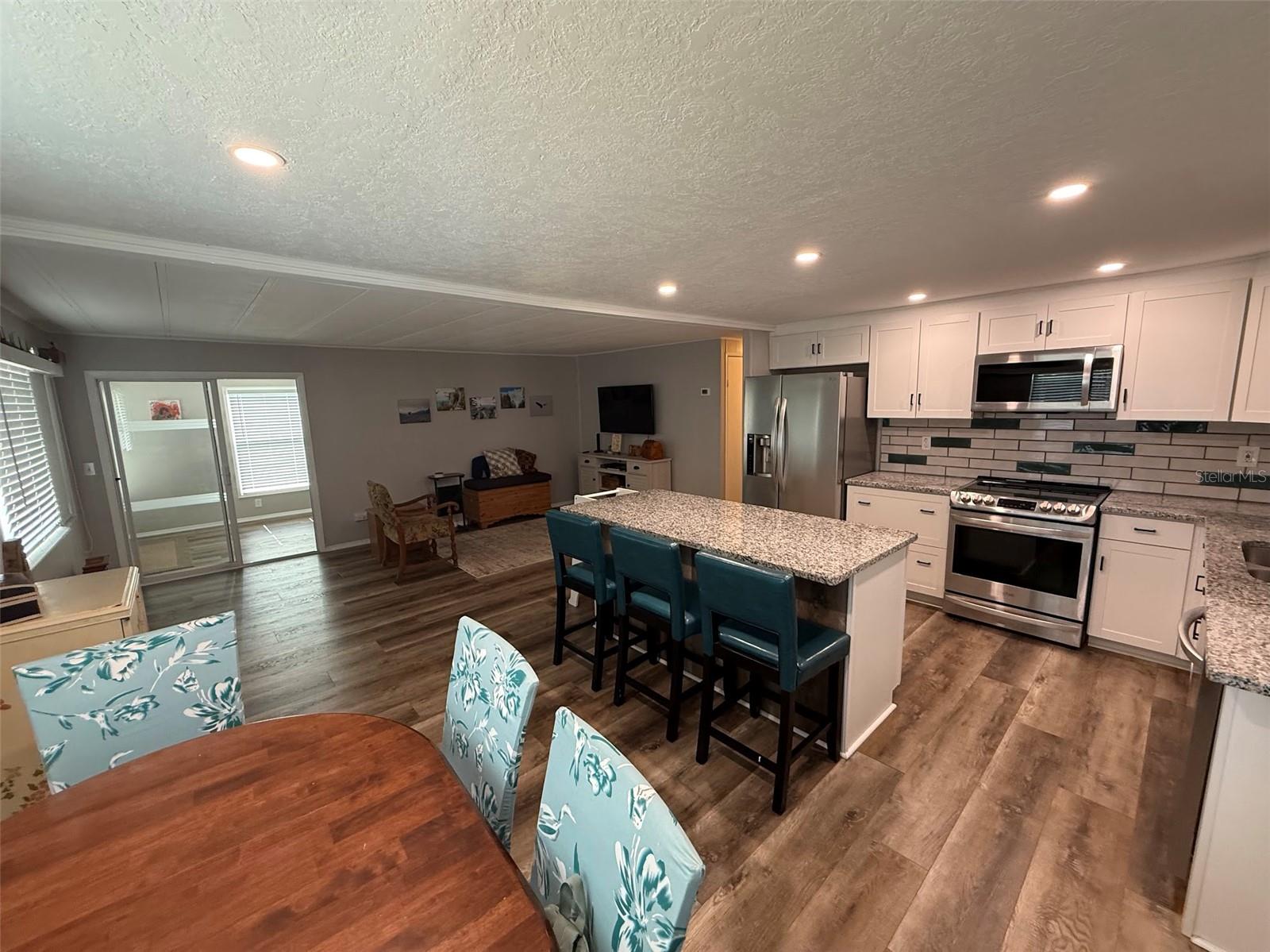 Image 11 of 14 For 4655 Madison Avenue