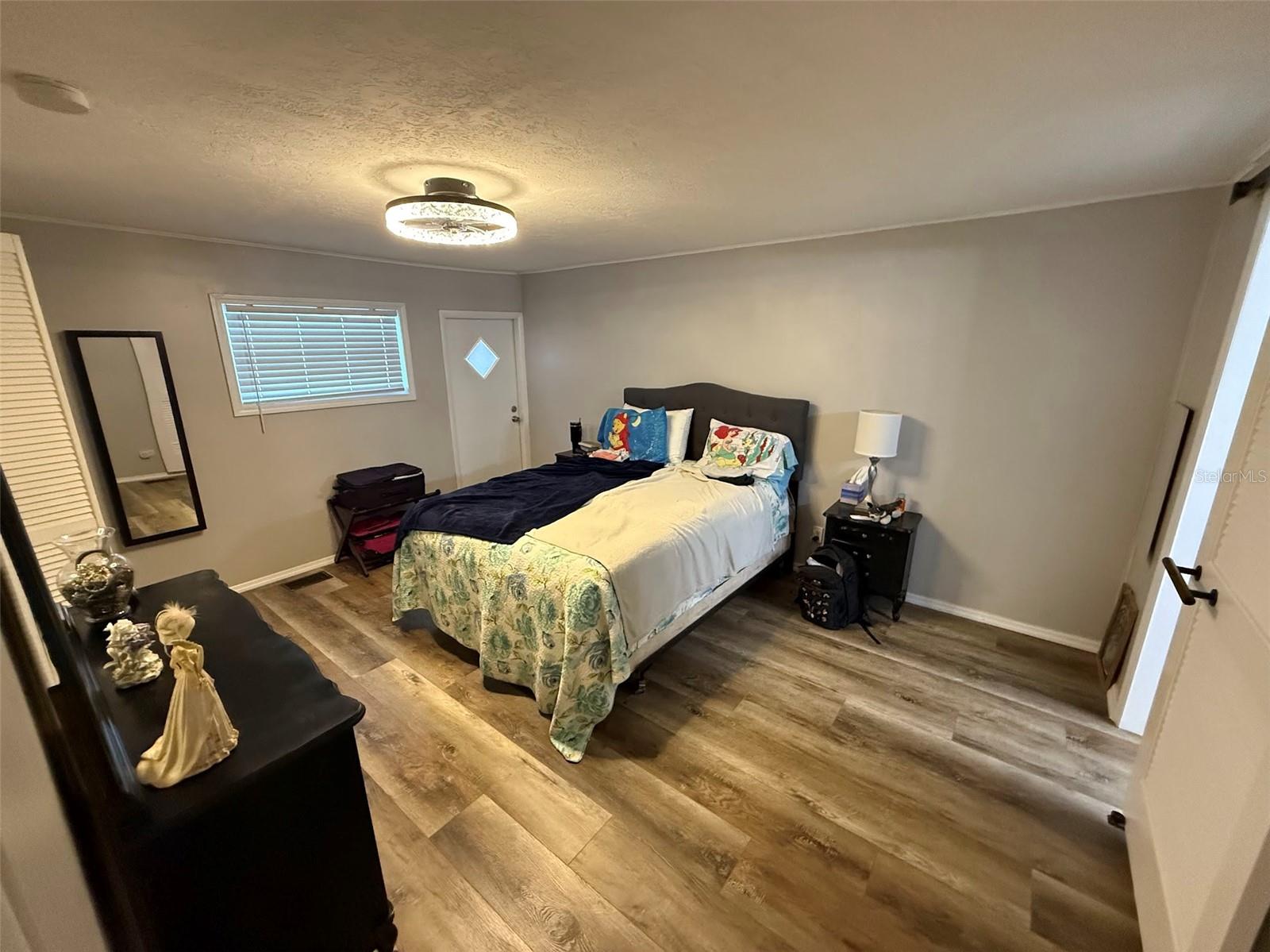 Image 5 of 14 For 4655 Madison Avenue