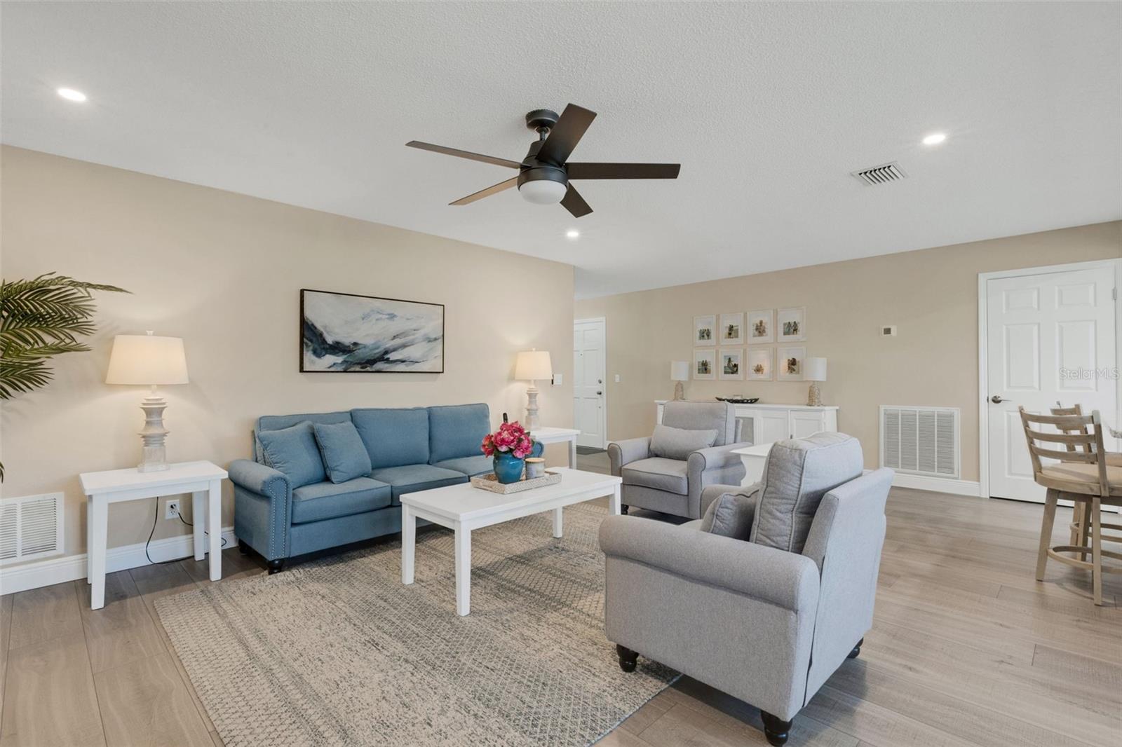 Image 10 of 35 For 122 Buttonwood Circle 122