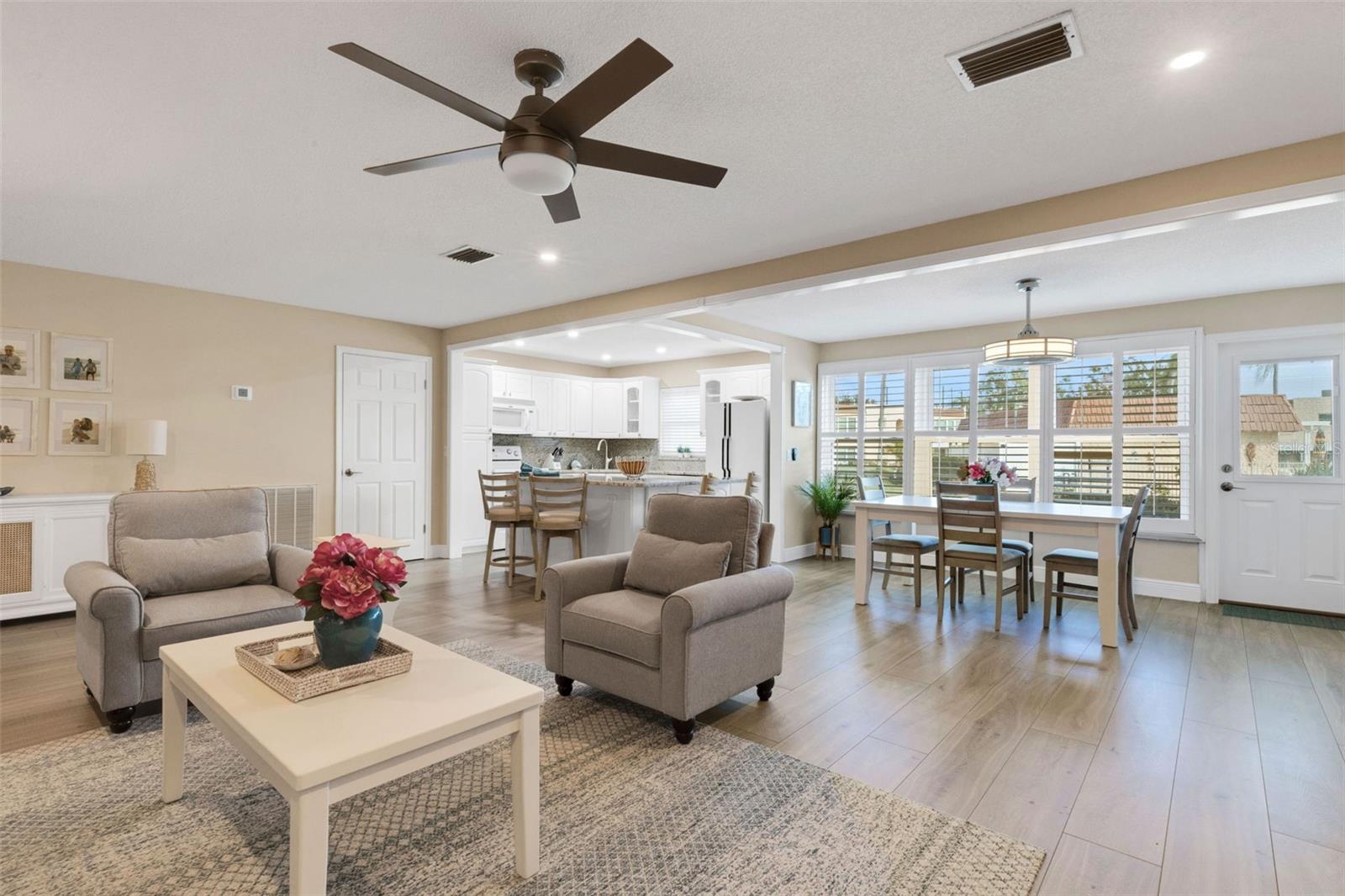 Image 11 of 35 For 122 Buttonwood Circle 122