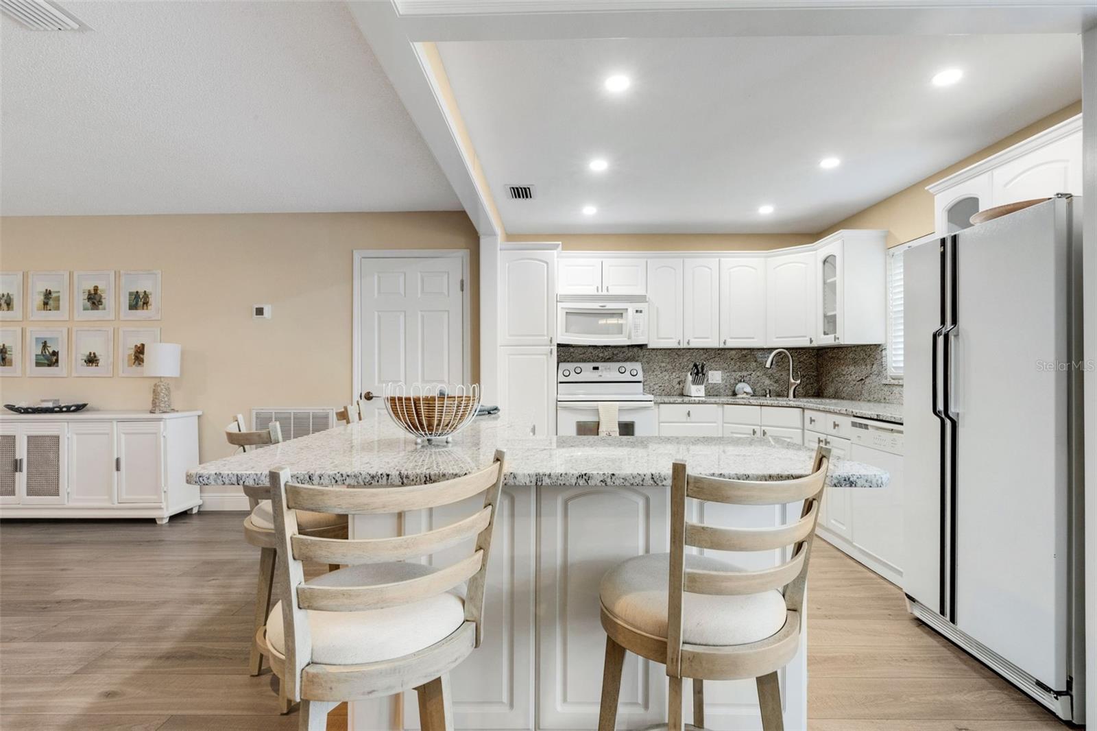 Image 14 of 35 For 122 Buttonwood Circle 122