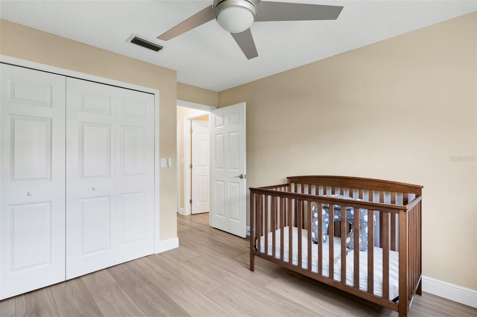 Image 22 of 35 For 122 Buttonwood Circle 122