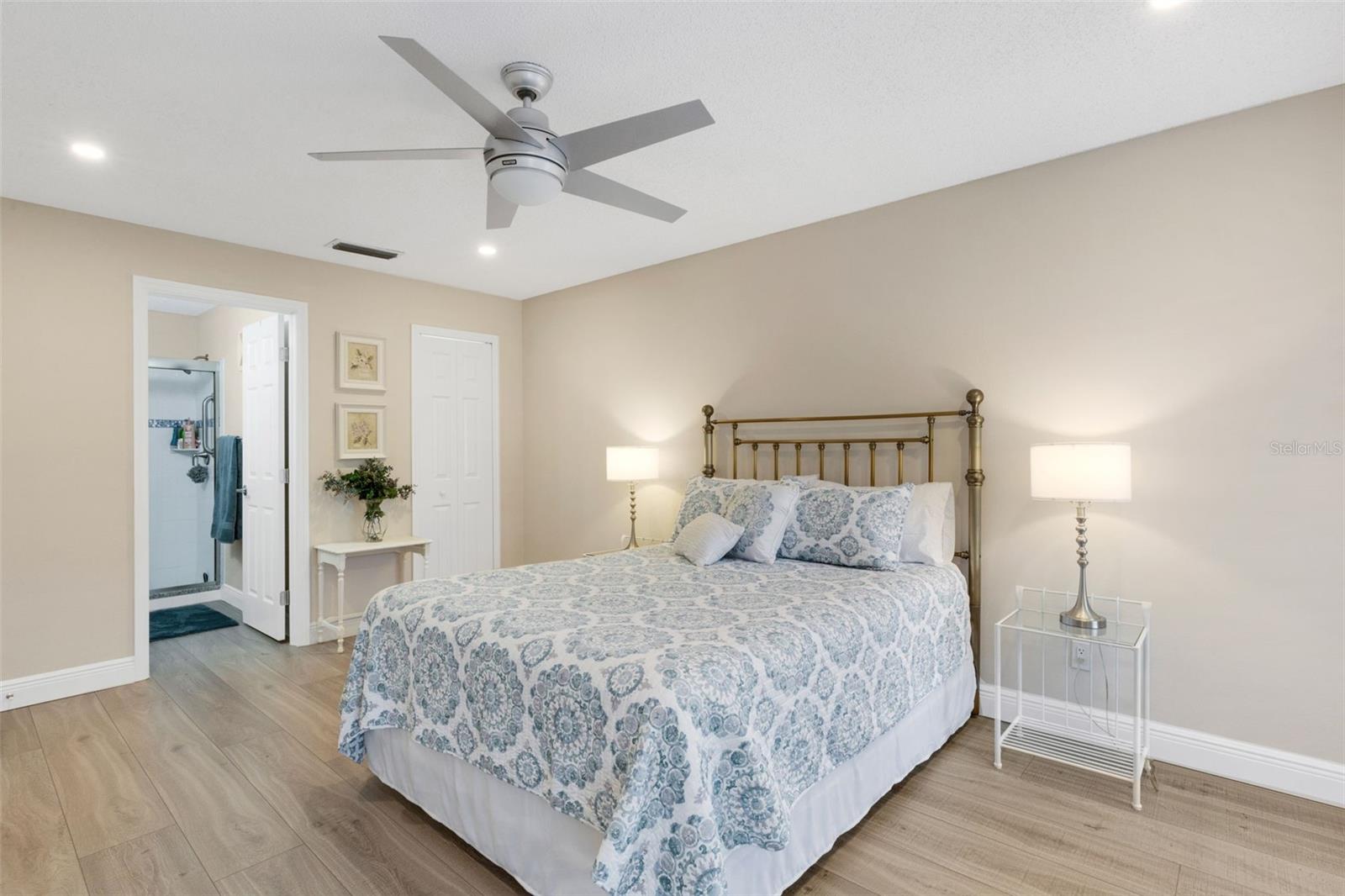 Image 26 of 35 For 122 Buttonwood Circle 122