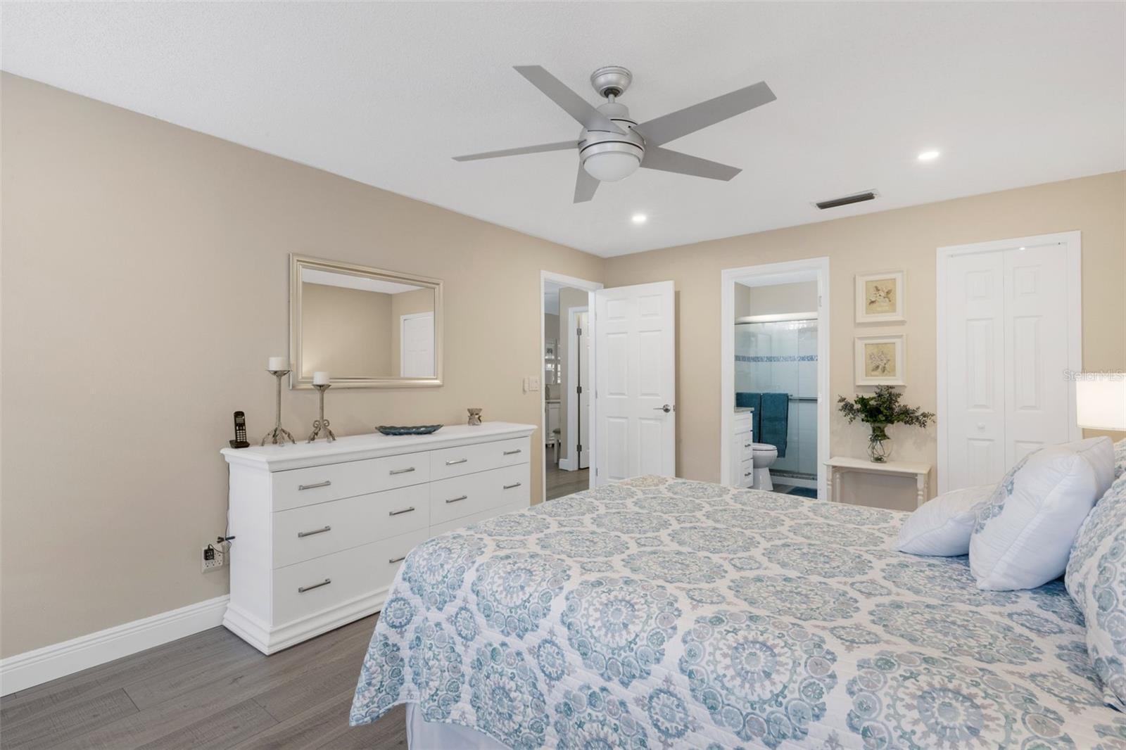 Image 27 of 35 For 122 Buttonwood Circle 122