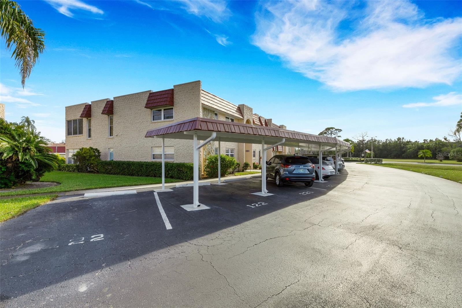 Image 4 of 35 For 122 Buttonwood Circle 122