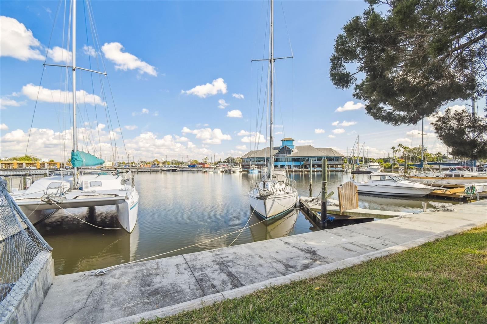 Image 34 of 92 For 4911 Floramar Terrace