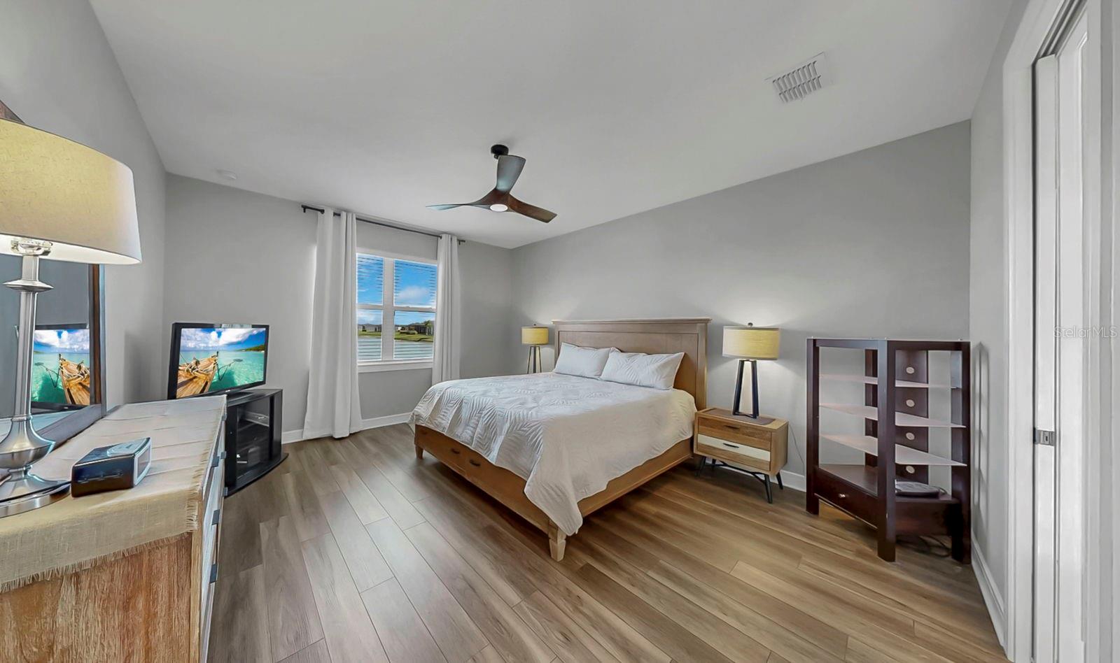 Image 38 of 91 For 10236 Coastal Shores Drive