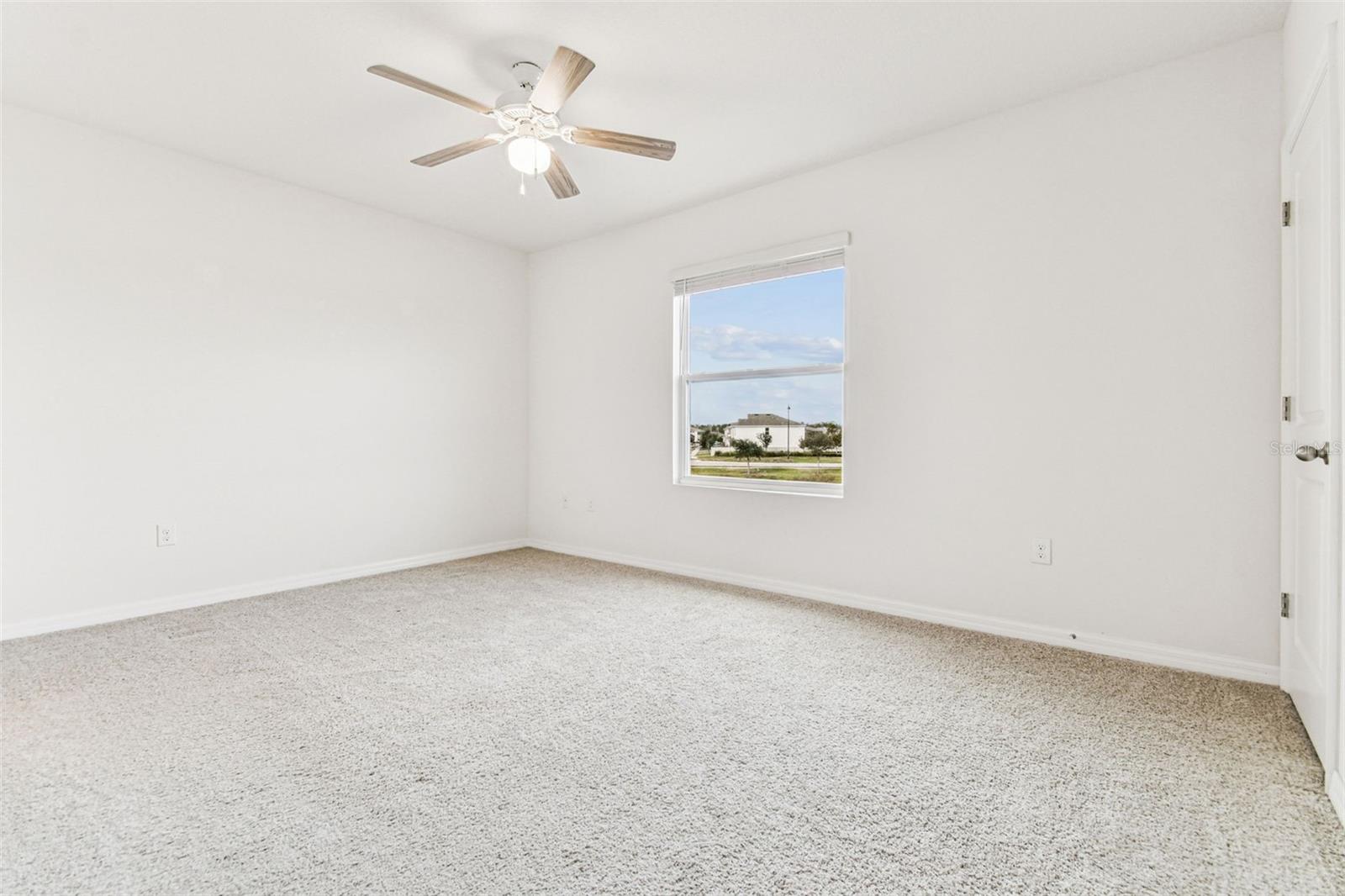 Image 10 of 39 For 2831 Suncoast Blend Drive